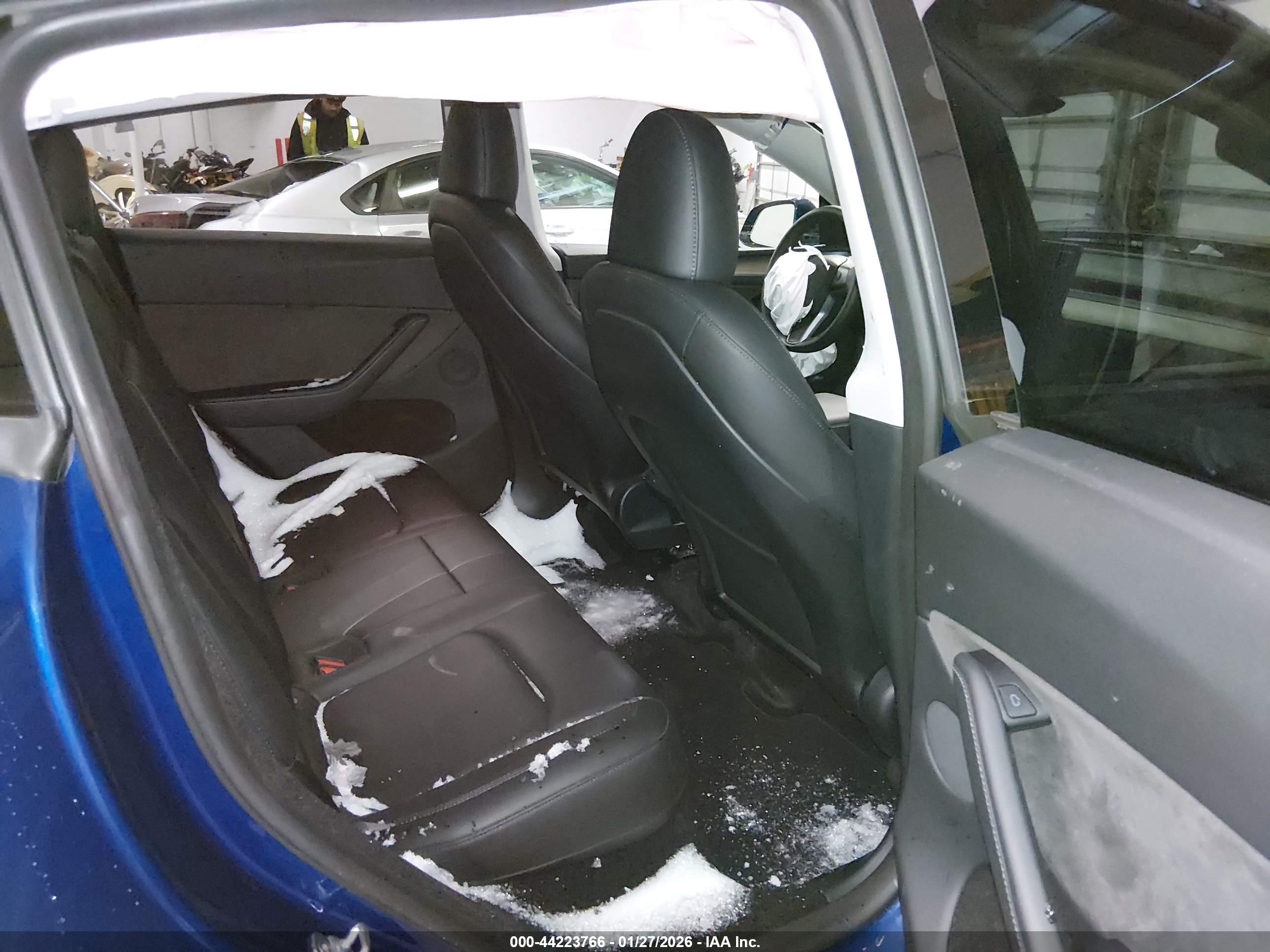 TESLA MODEL image 8