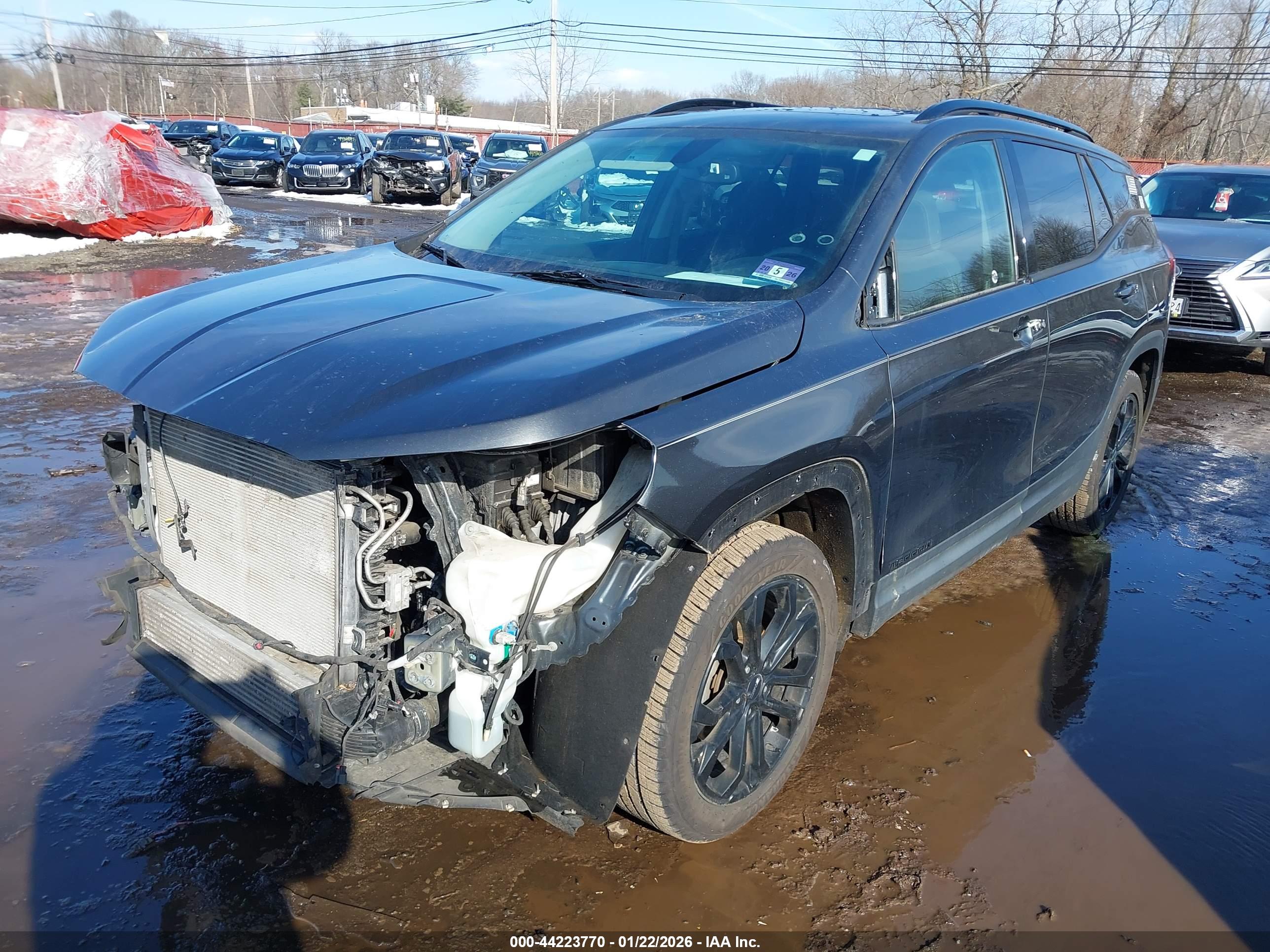 GMC TERRAIN image 2