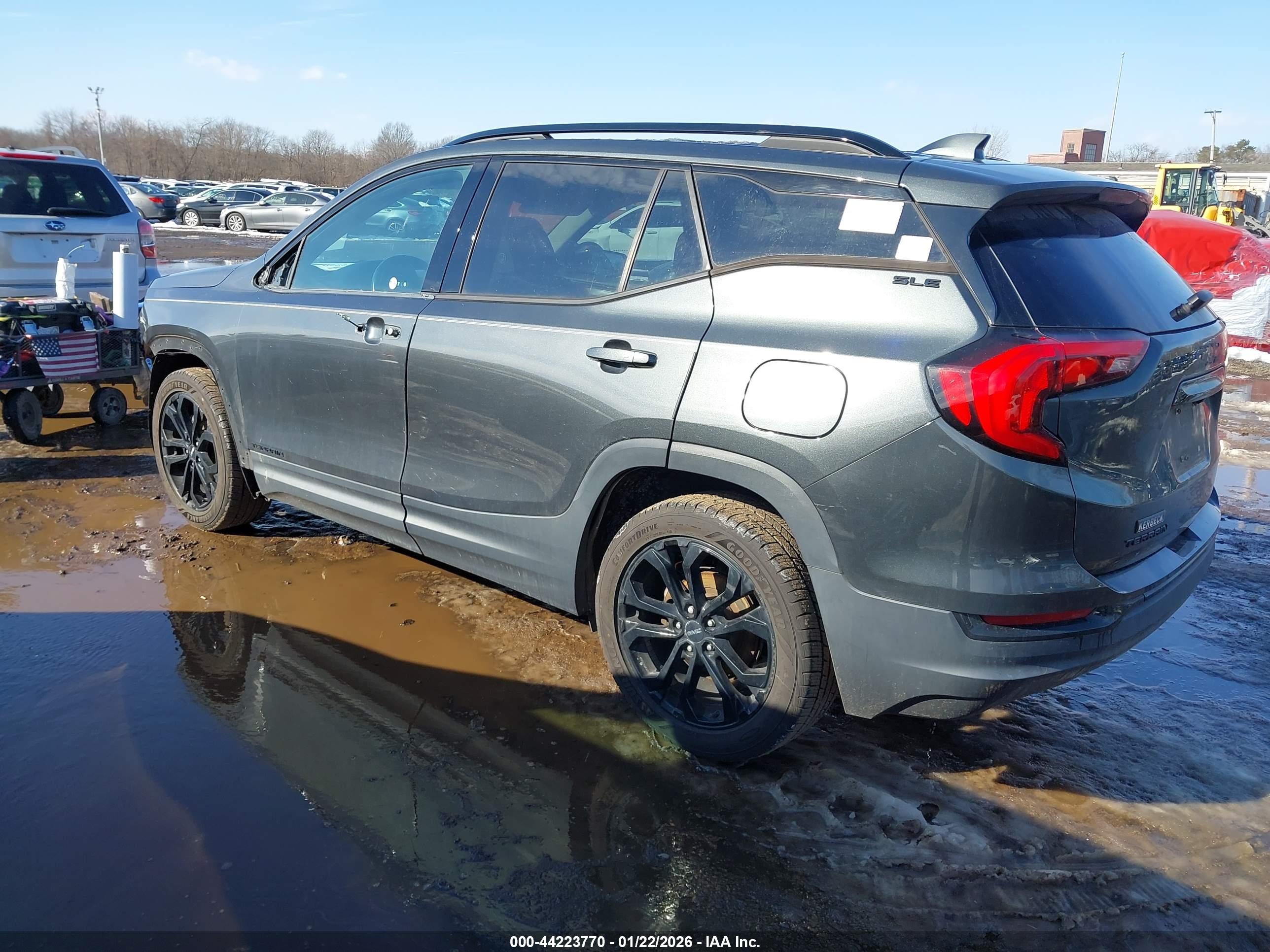 GMC TERRAIN image 3