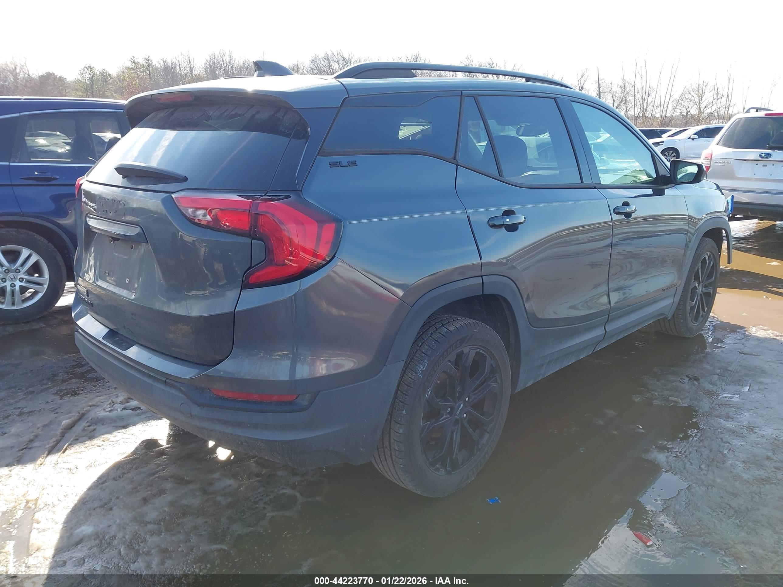 GMC TERRAIN image 4