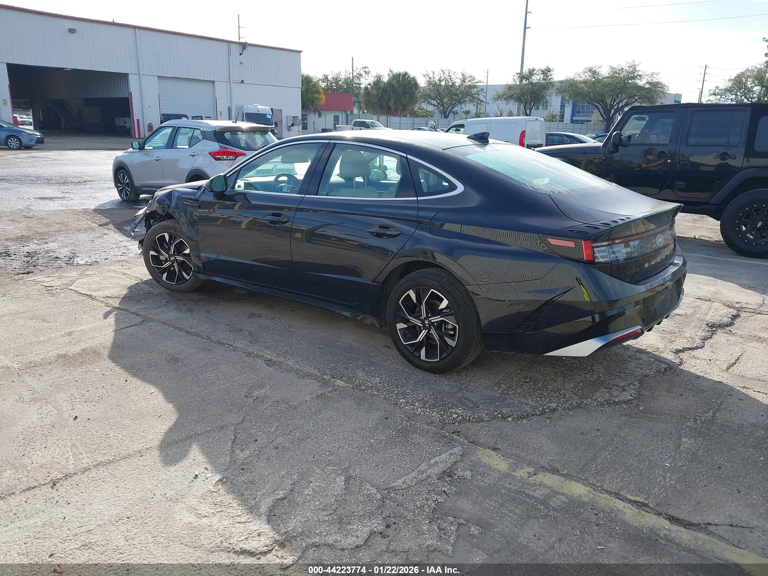 HYUNDAI SONATA image 3