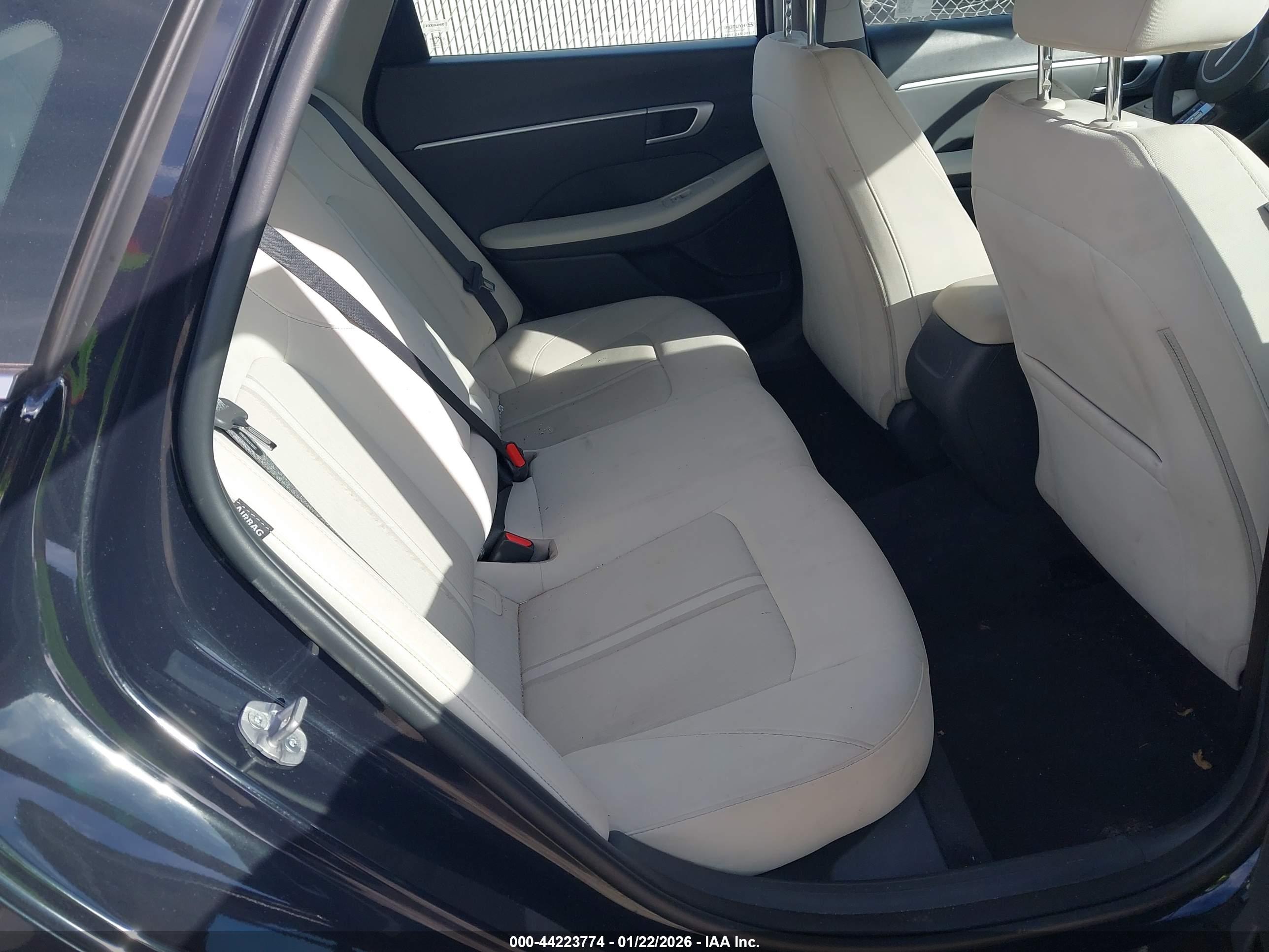 HYUNDAI SONATA image 8