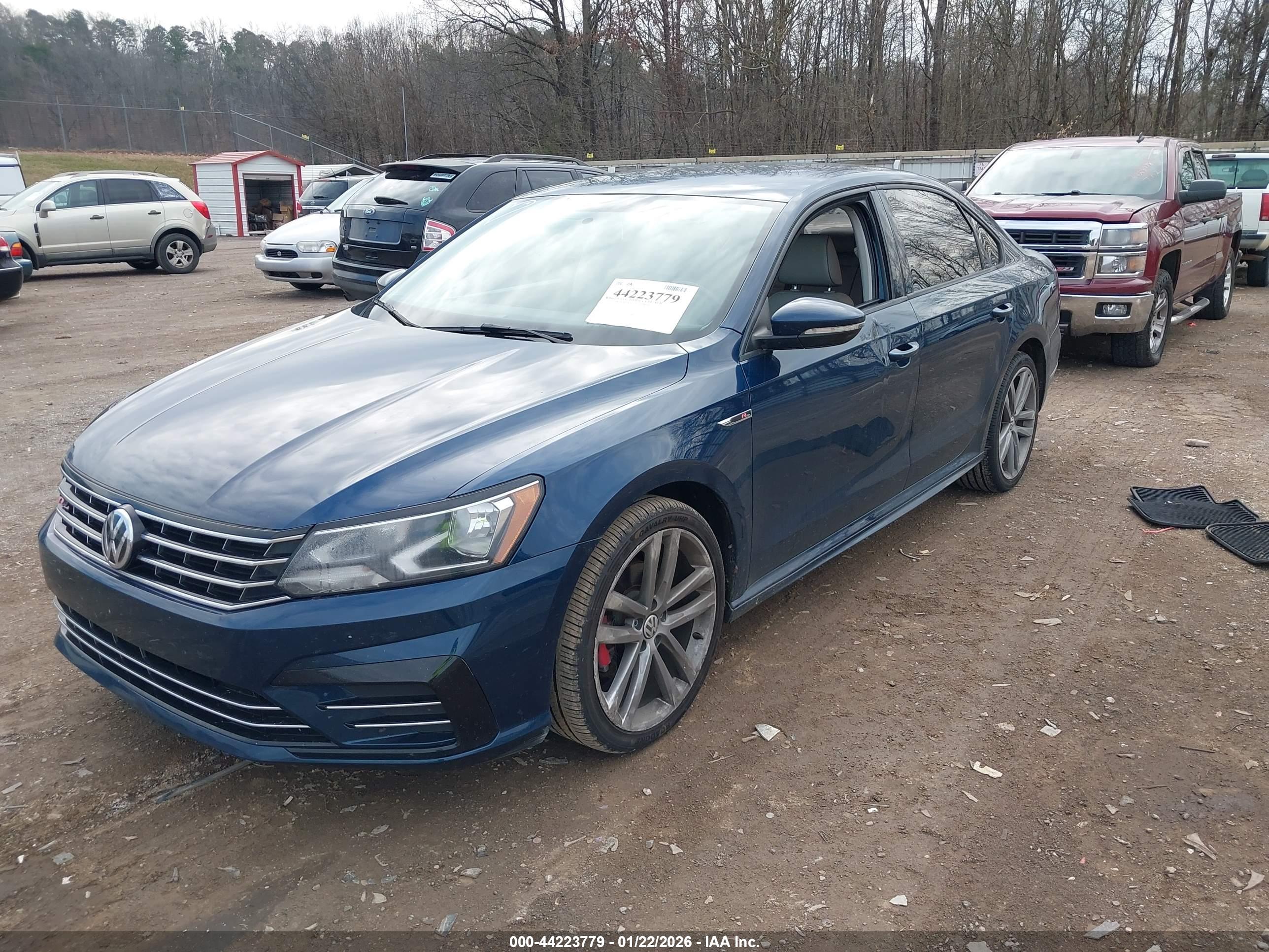 VOLKSWAGEN PASSAT image 2