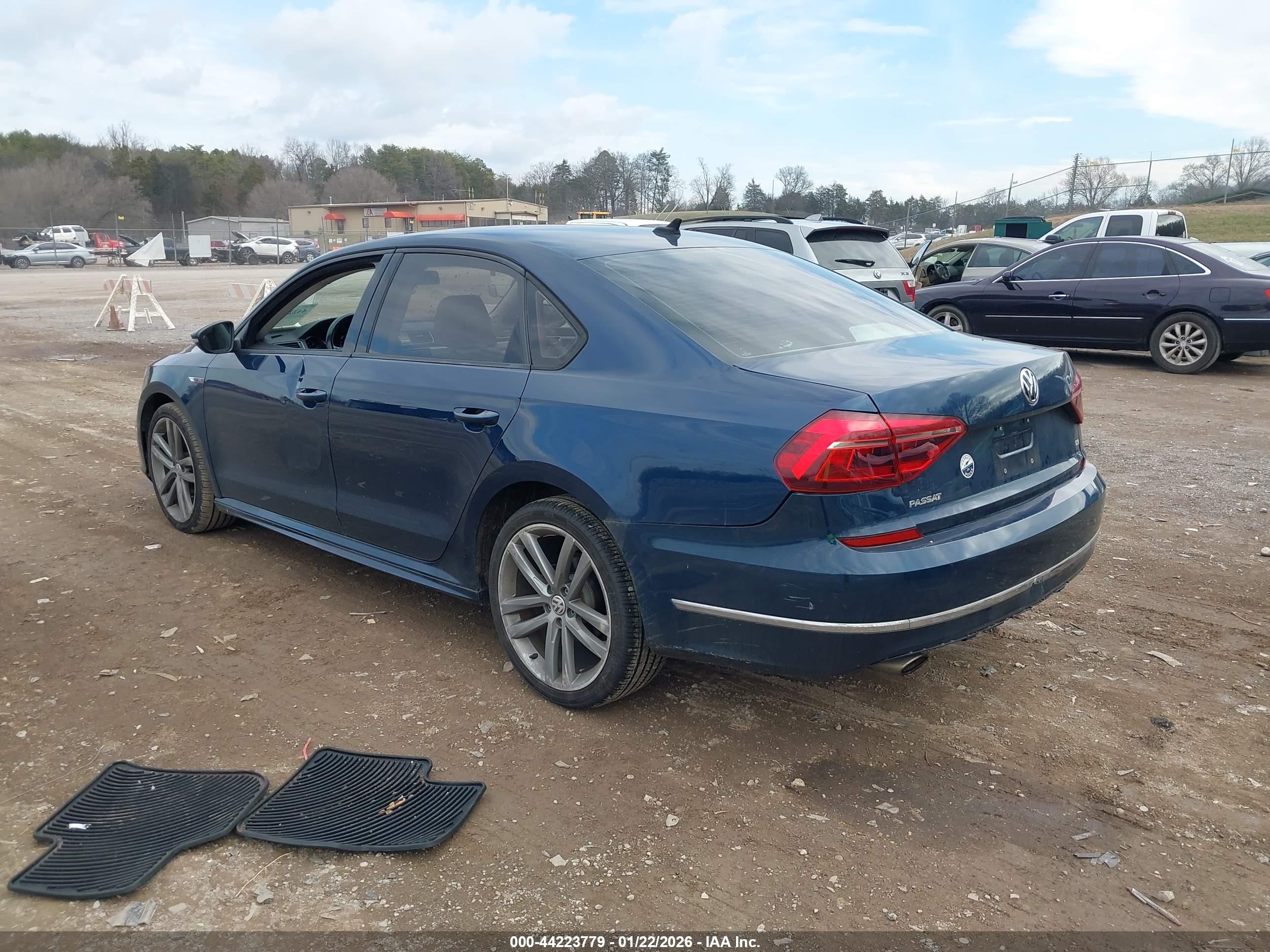 VOLKSWAGEN PASSAT image 3