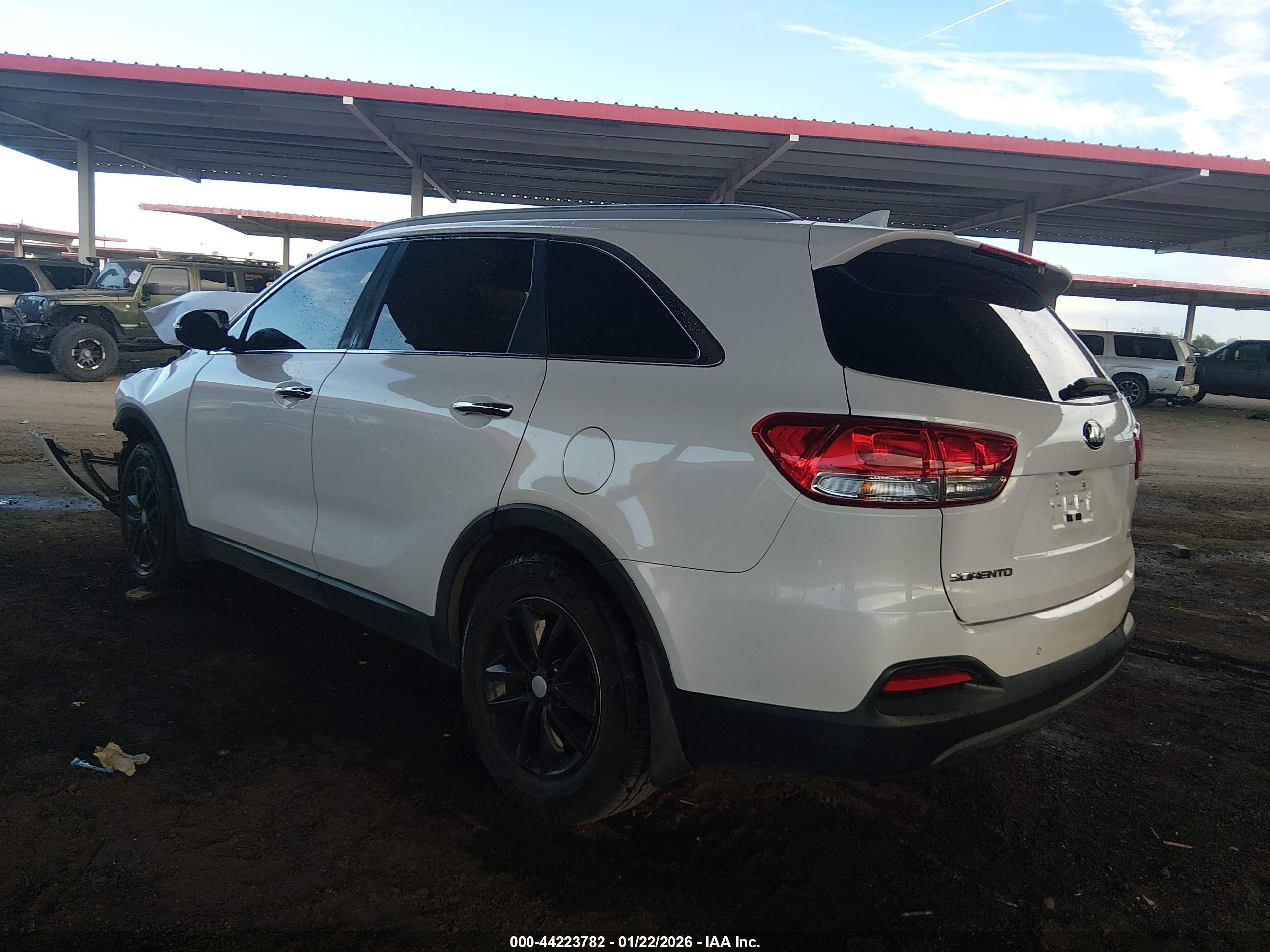 KIA SORENTO image 3