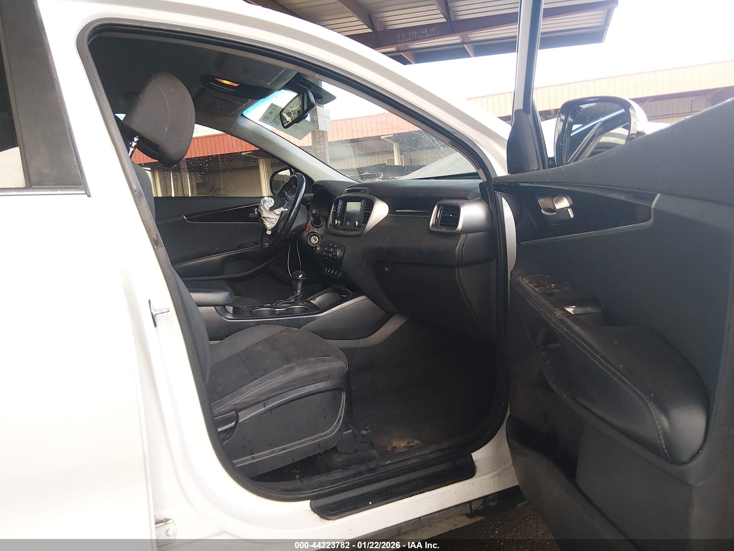 KIA SORENTO image 5