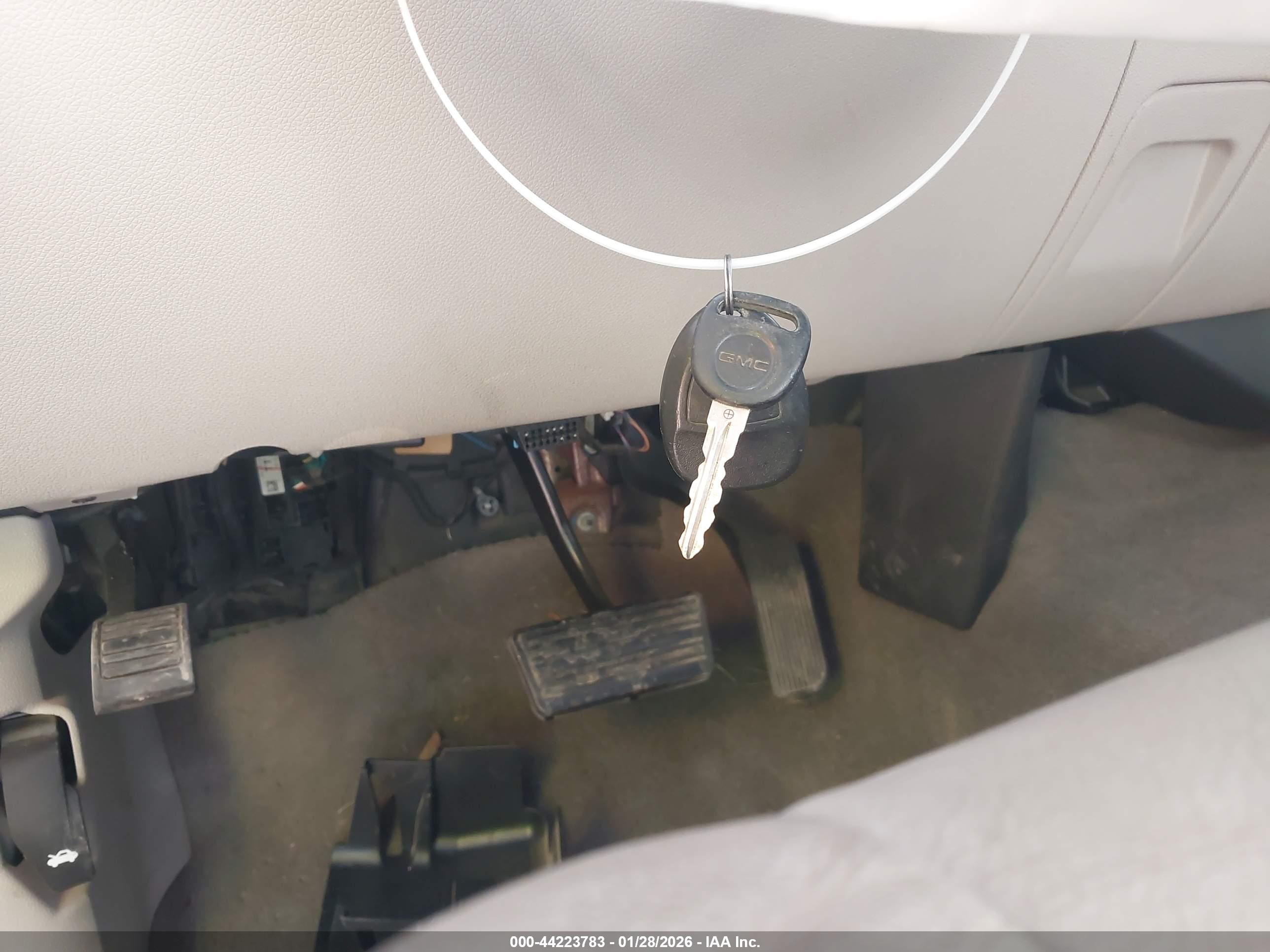 GMC SIERRA image 11