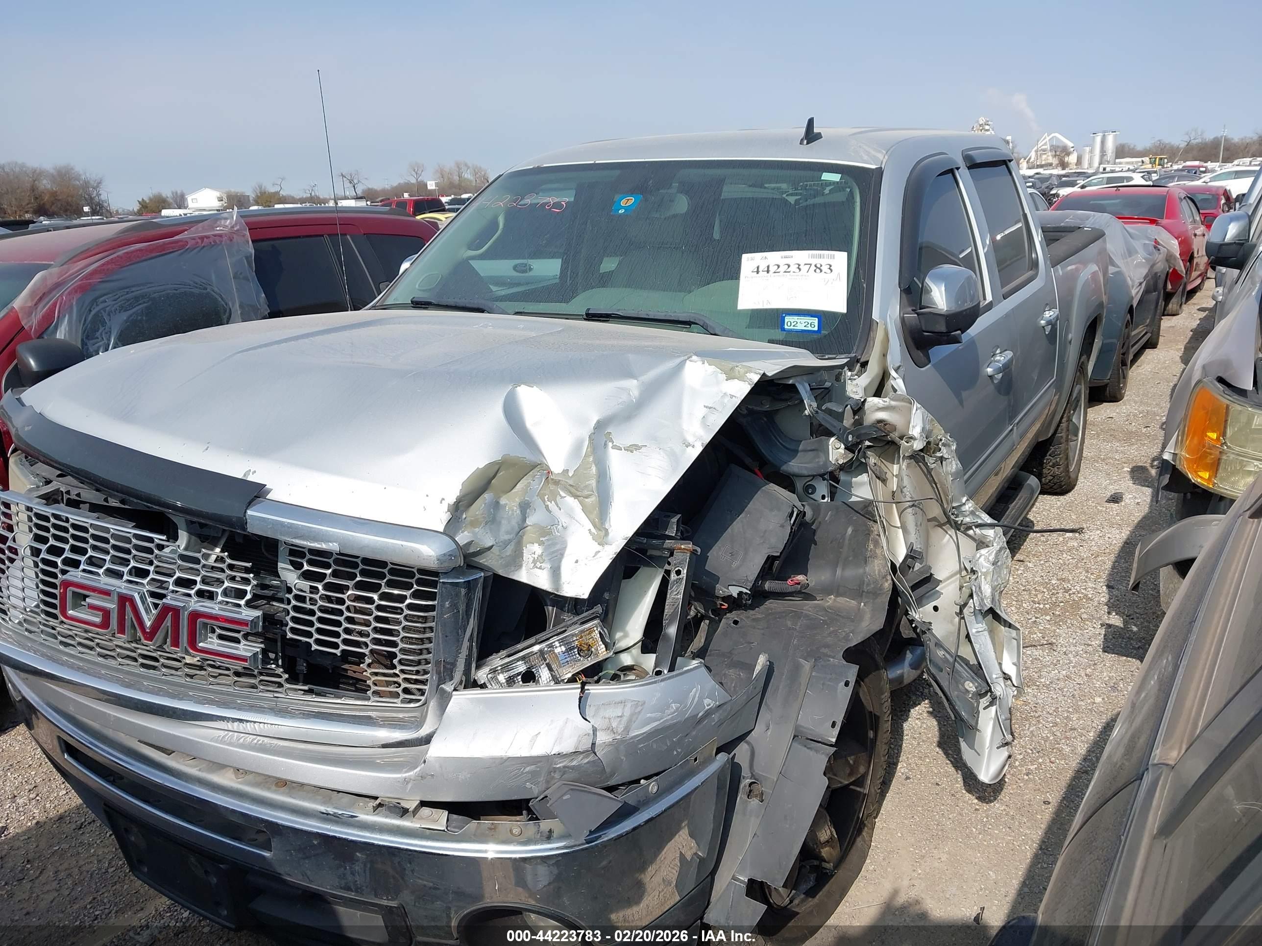 GMC SIERRA image 2