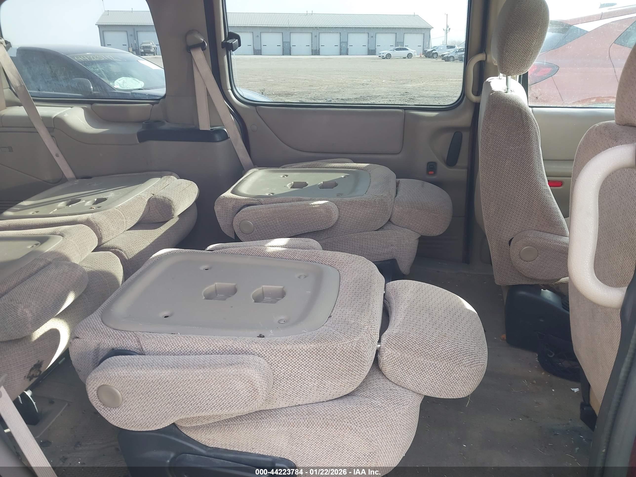 PONTIAC MONTANA image 8