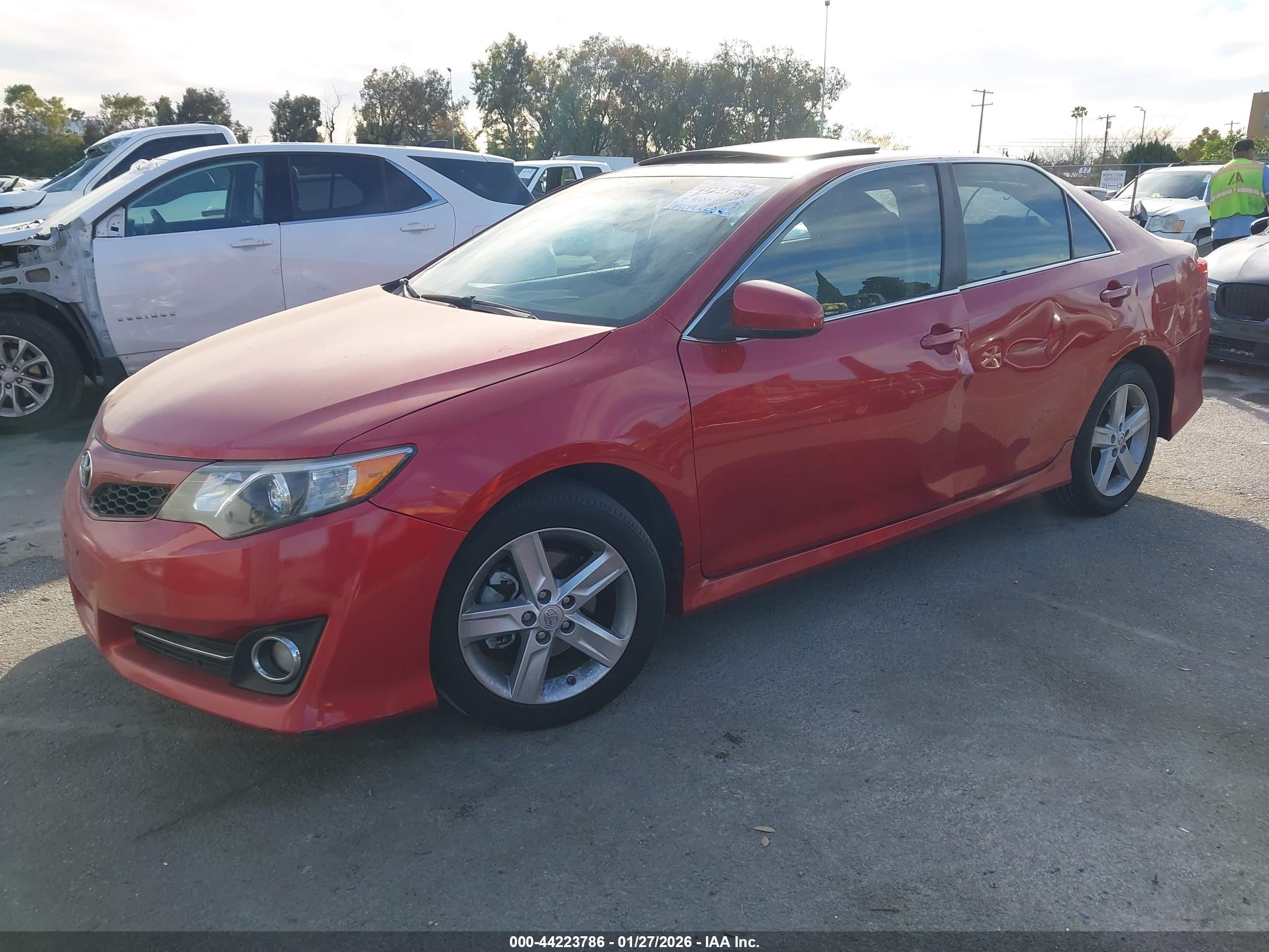 TOYOTA CAMRY image 2