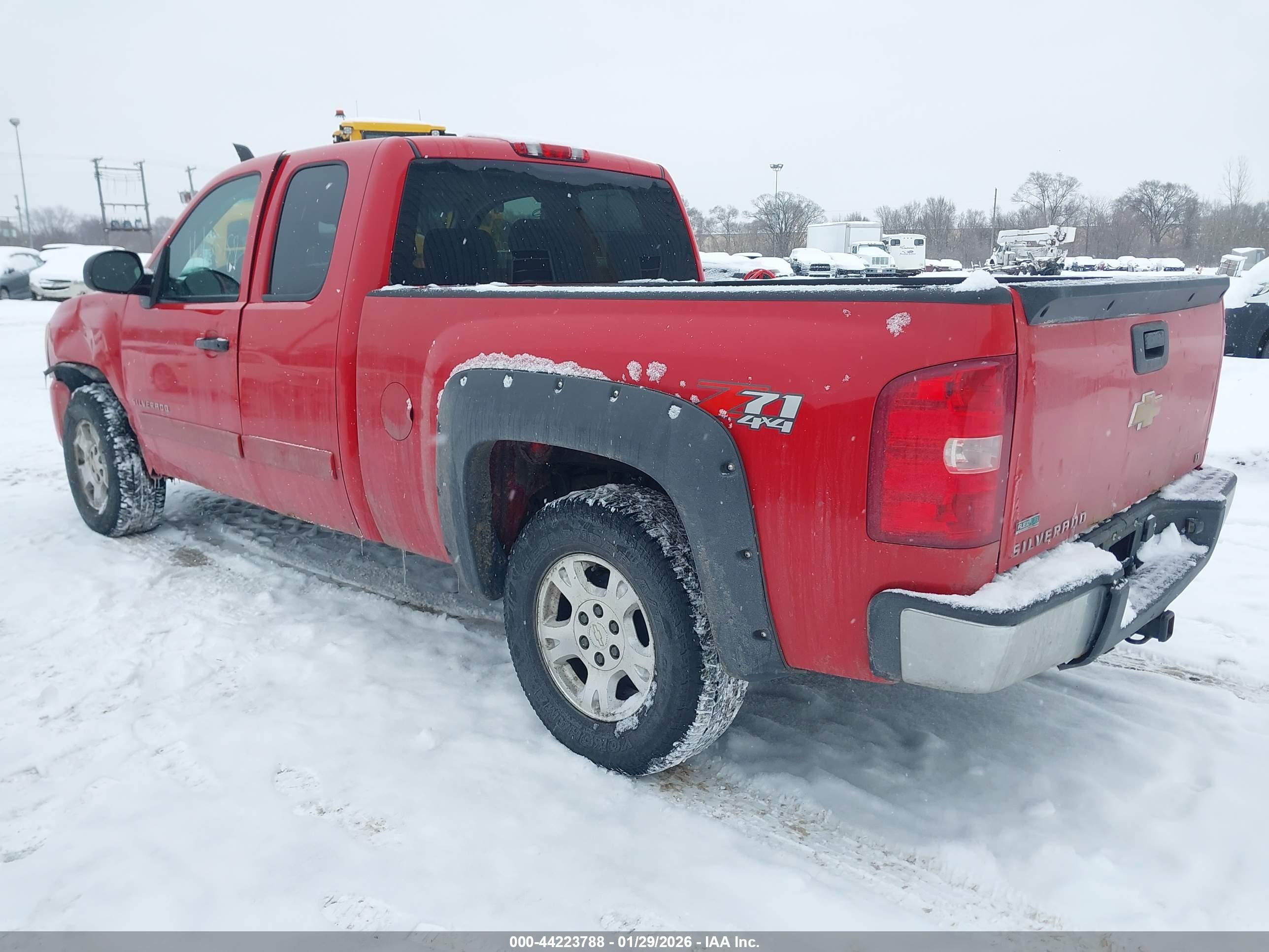 CHEVROLET SILVERADO image 3