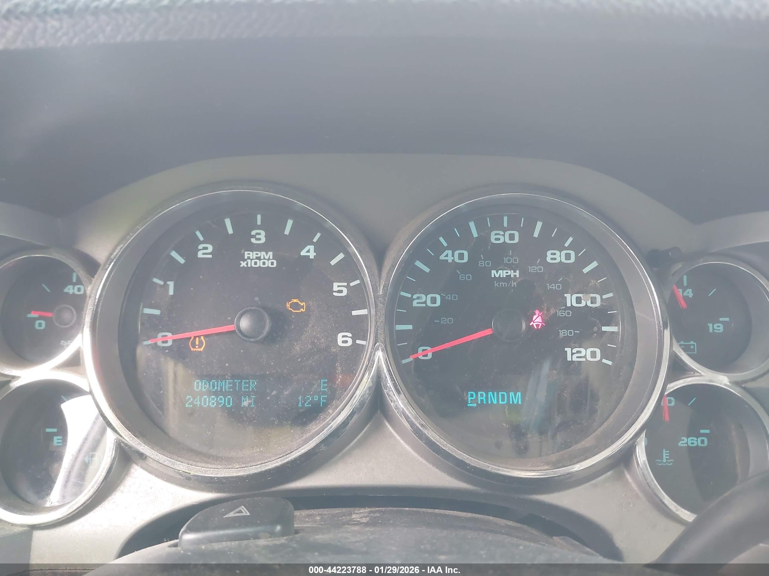 CHEVROLET SILVERADO image 7