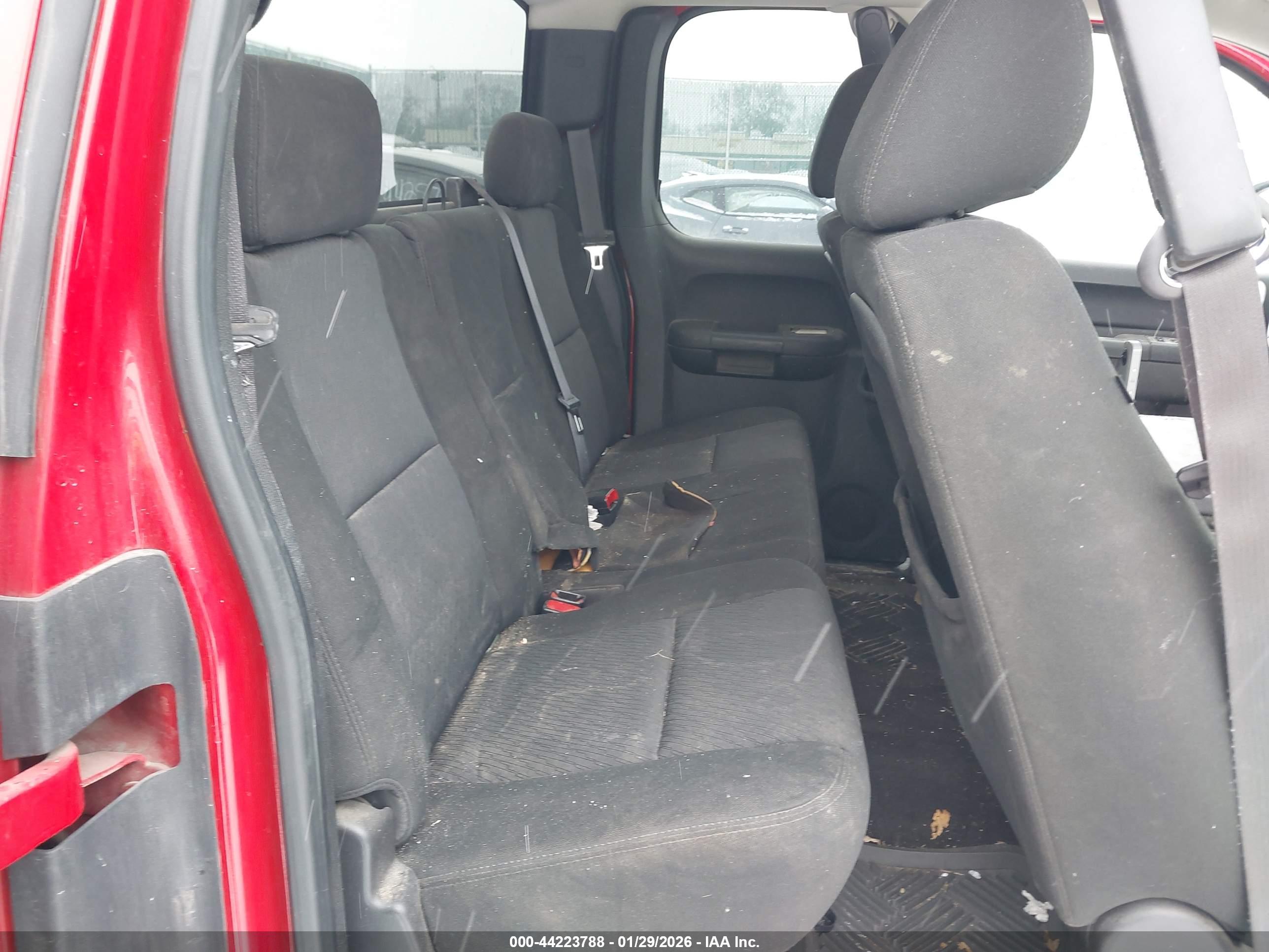 CHEVROLET SILVERADO image 8