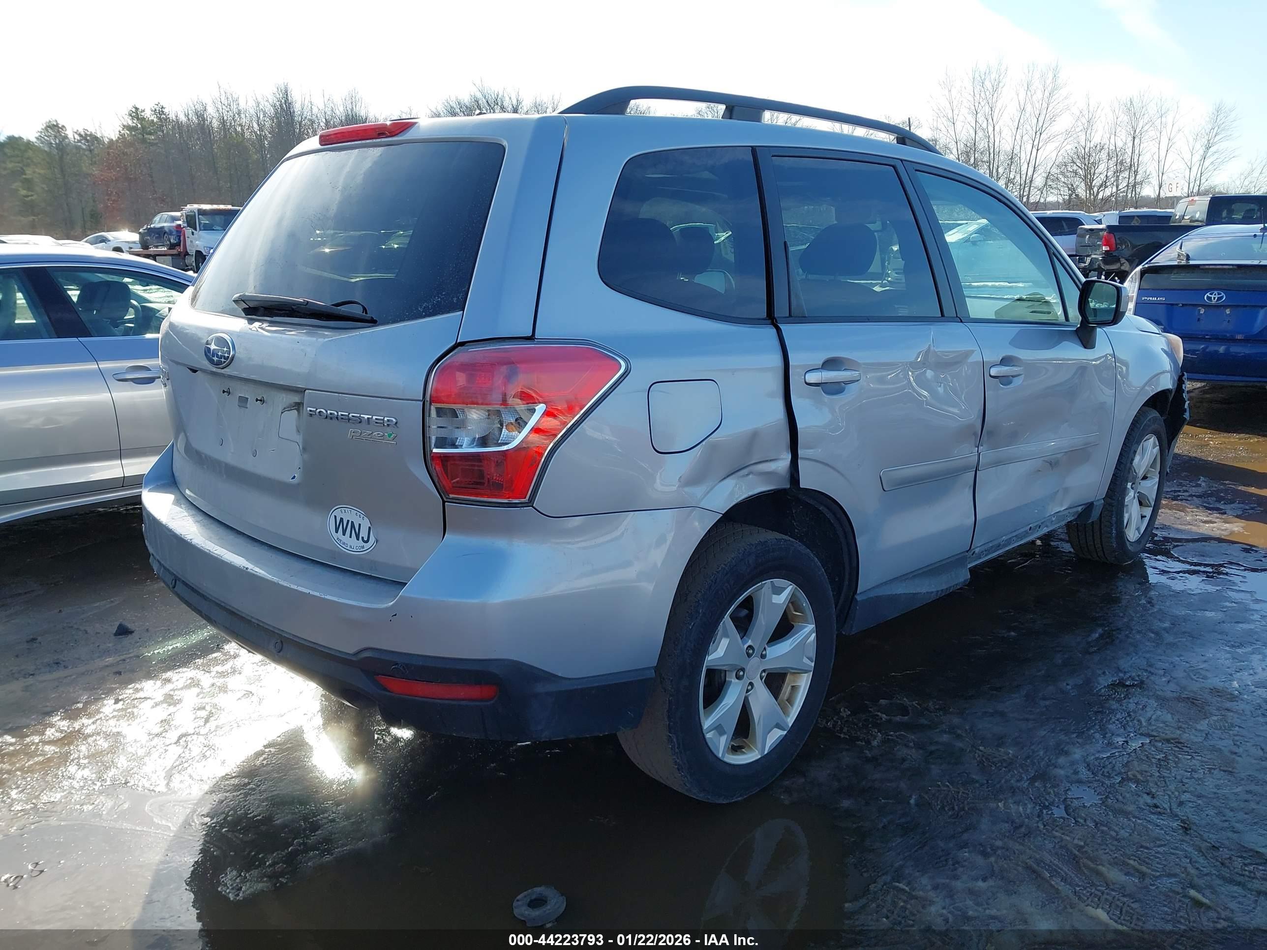 SUBARU FORESTER image 4