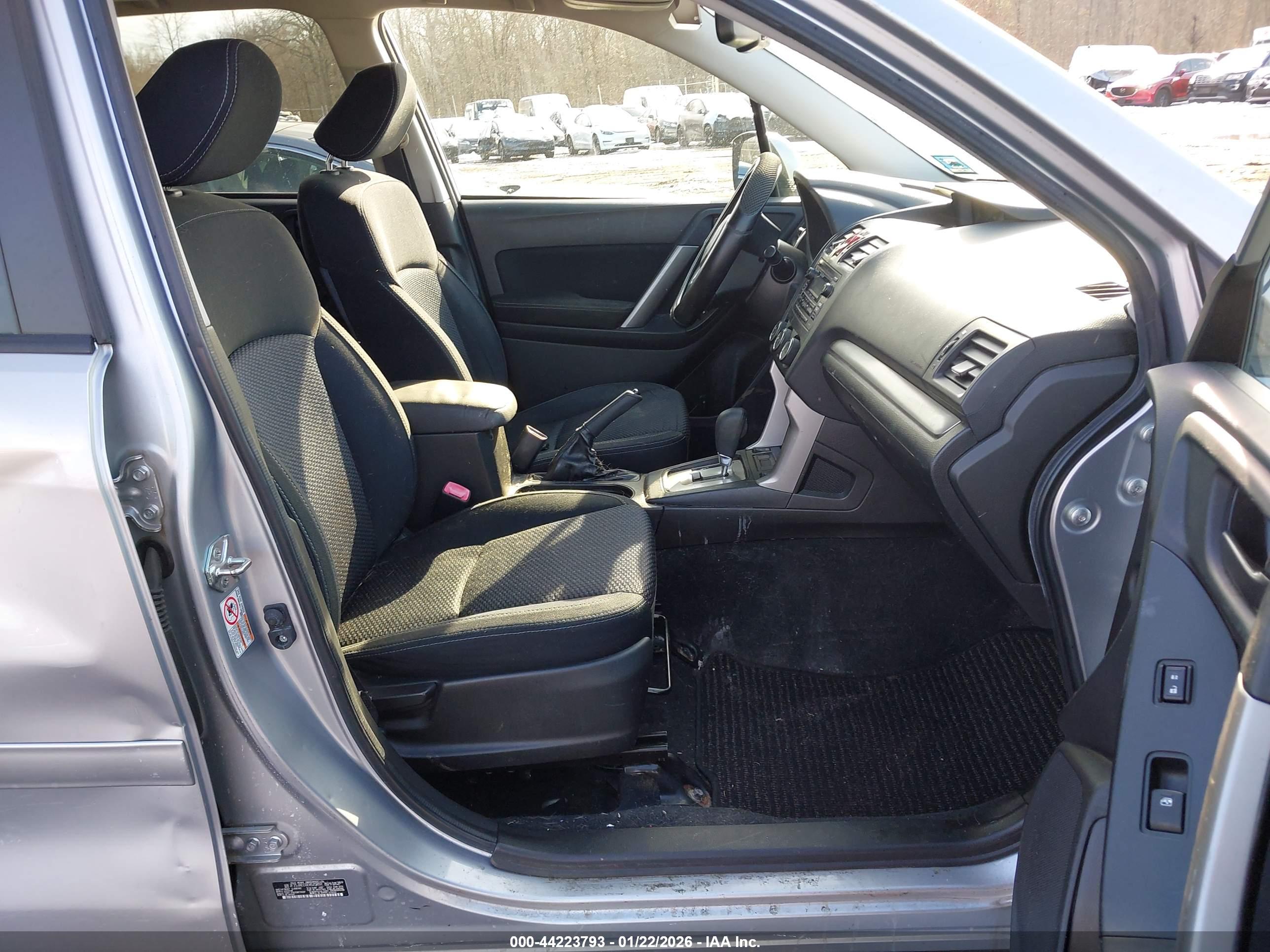 SUBARU FORESTER image 5