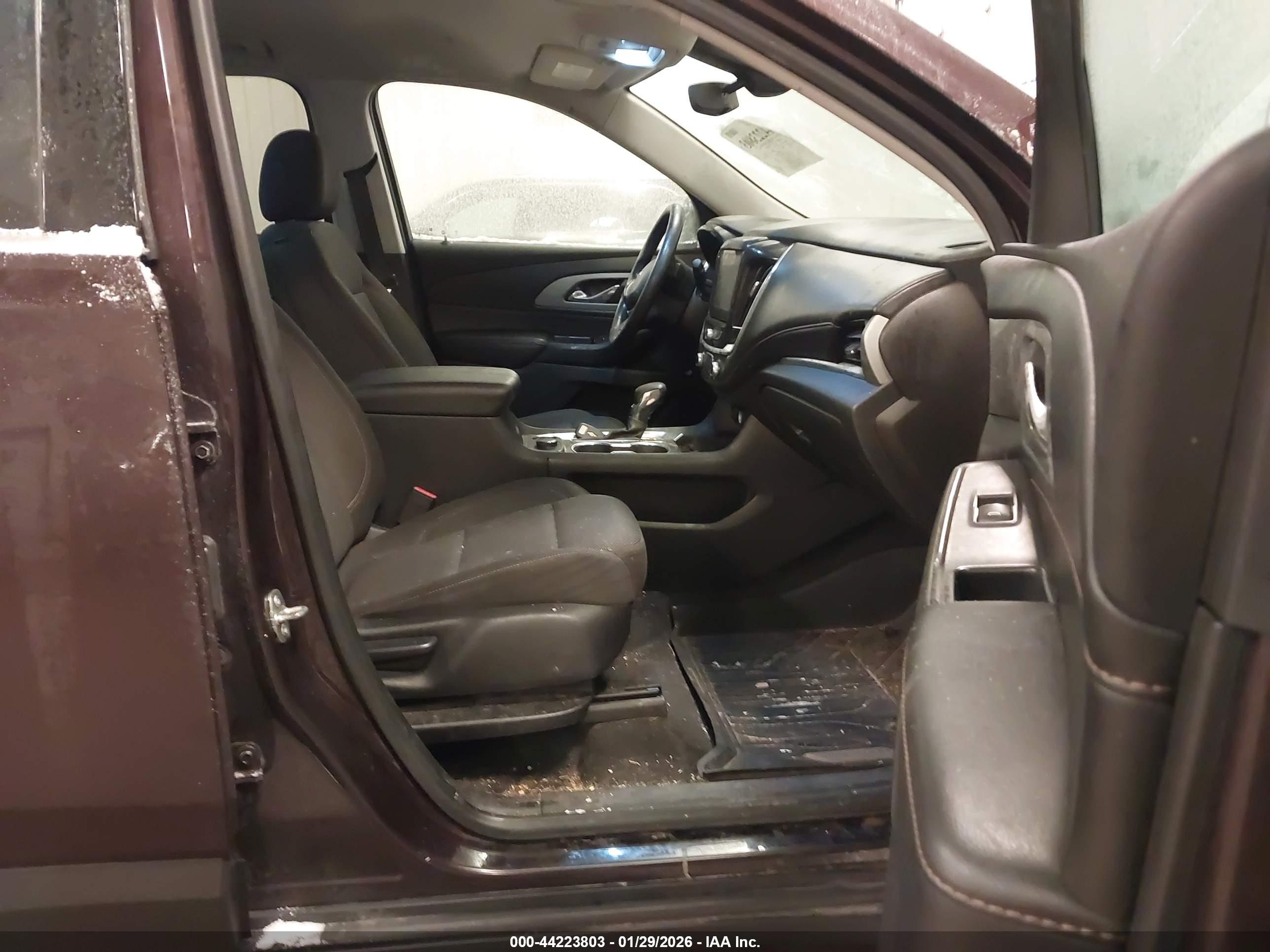 CHEVROLET TRAVERSE image 5