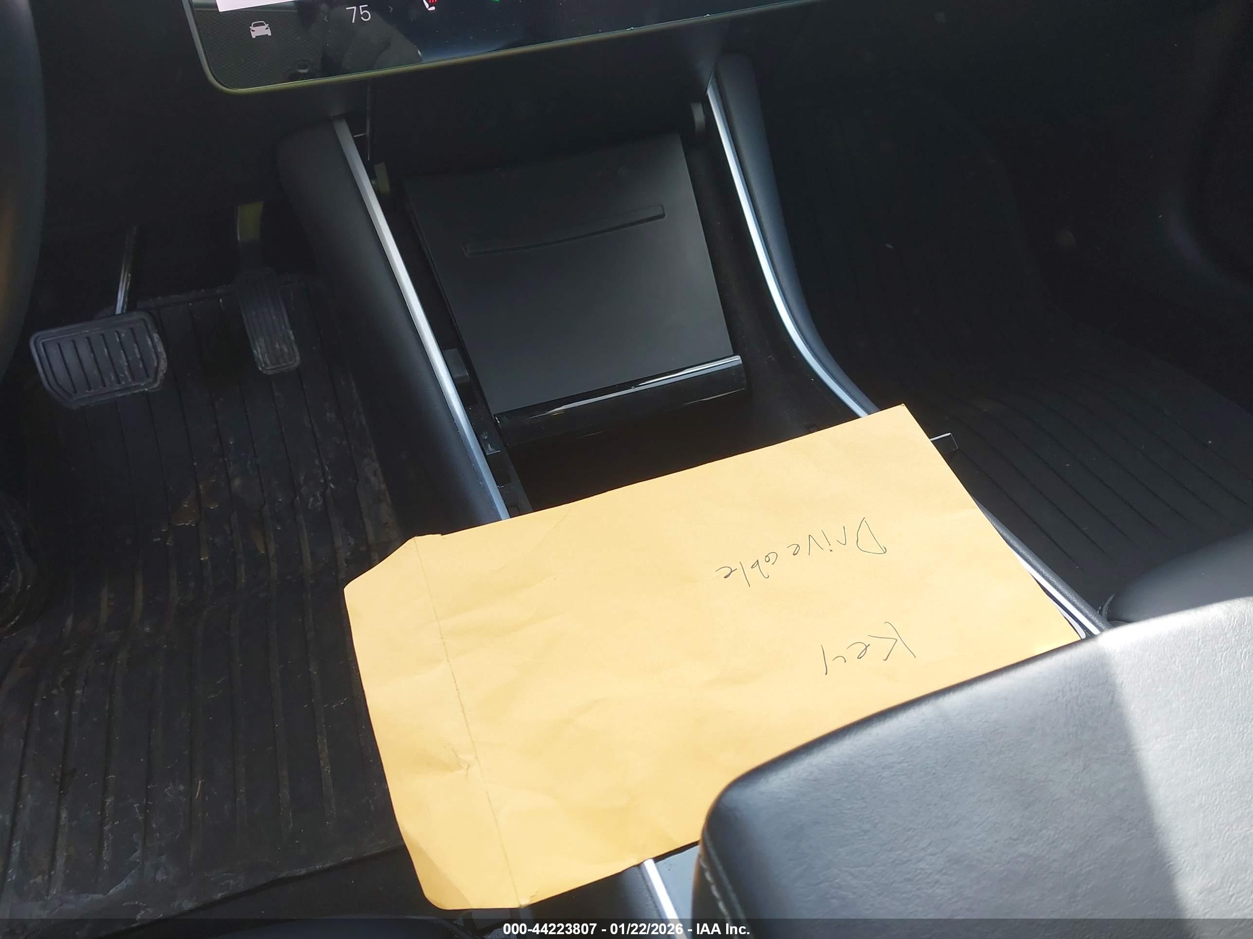 TESLA MODEL image 11