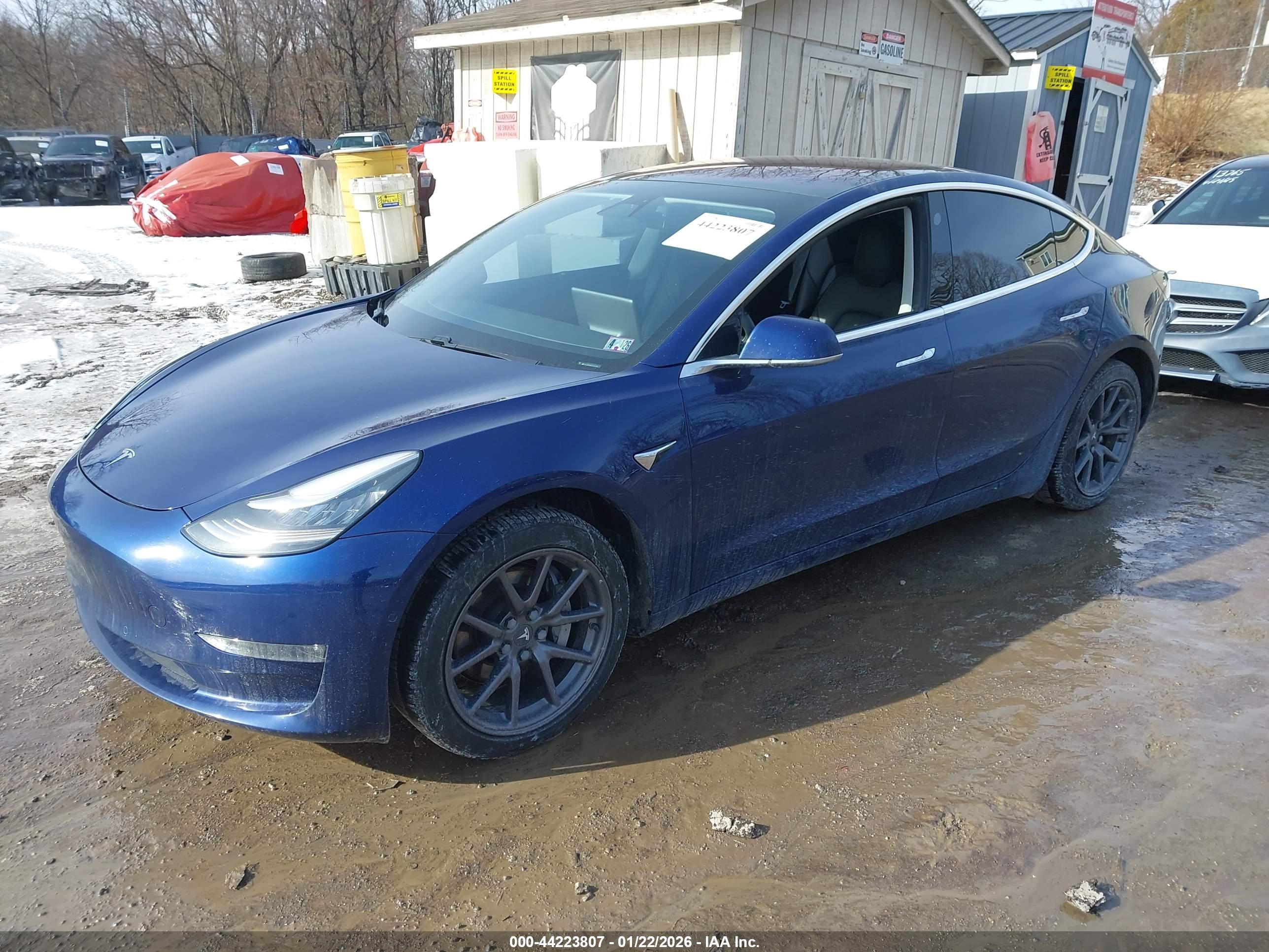 TESLA MODEL image 2