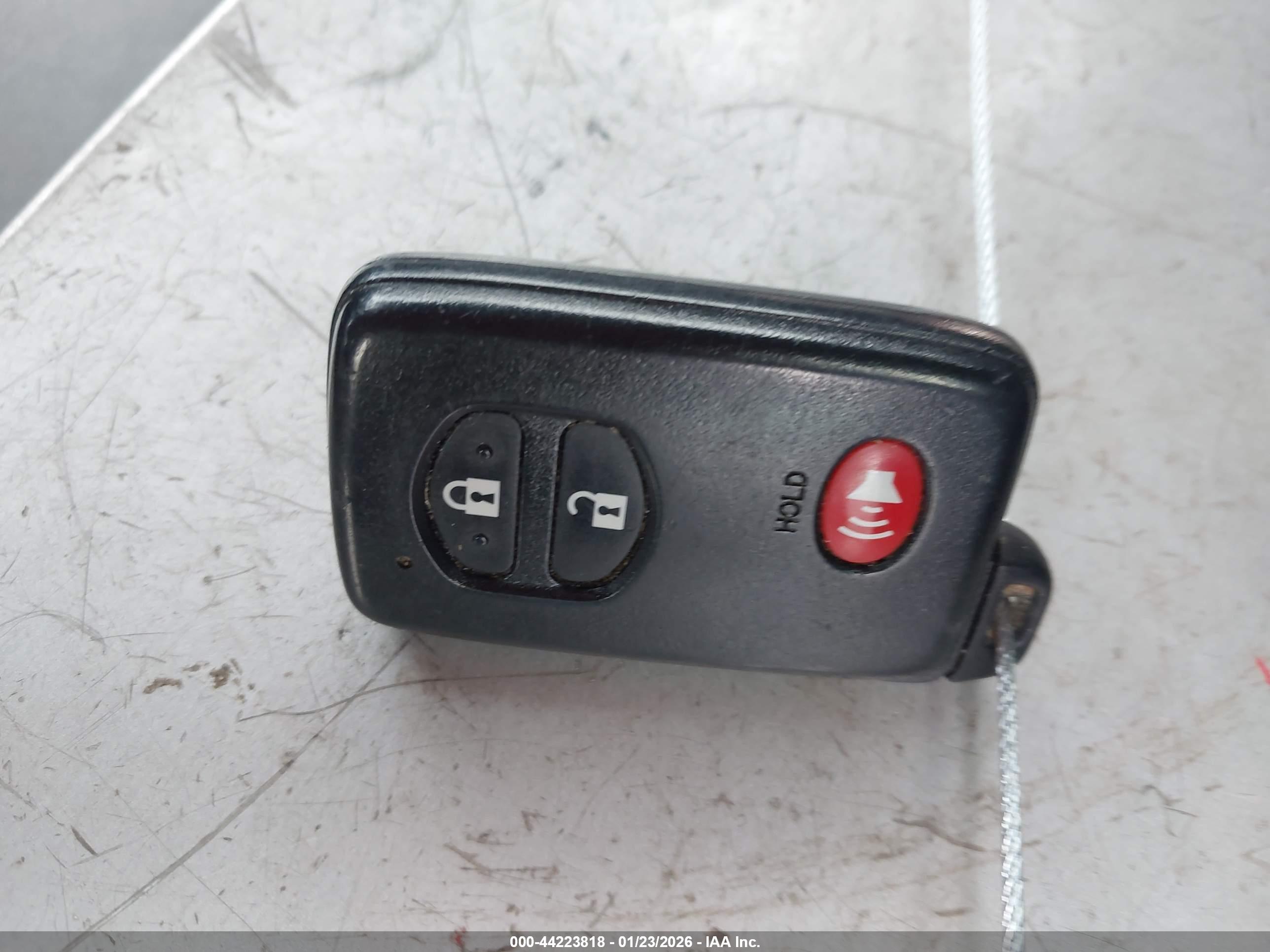 TOYOTA PRIUS image 11
