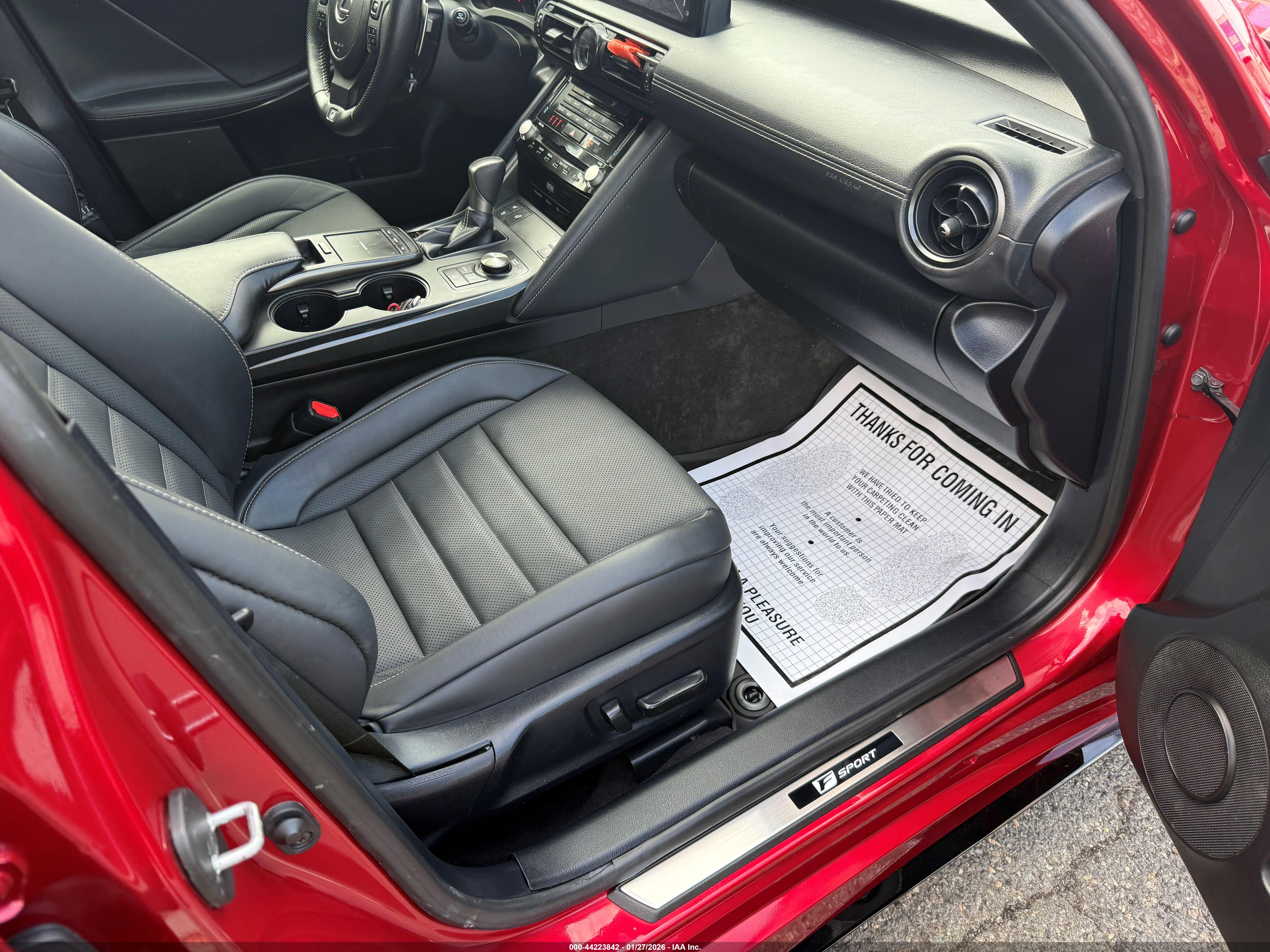 LEXUS IS image 5
