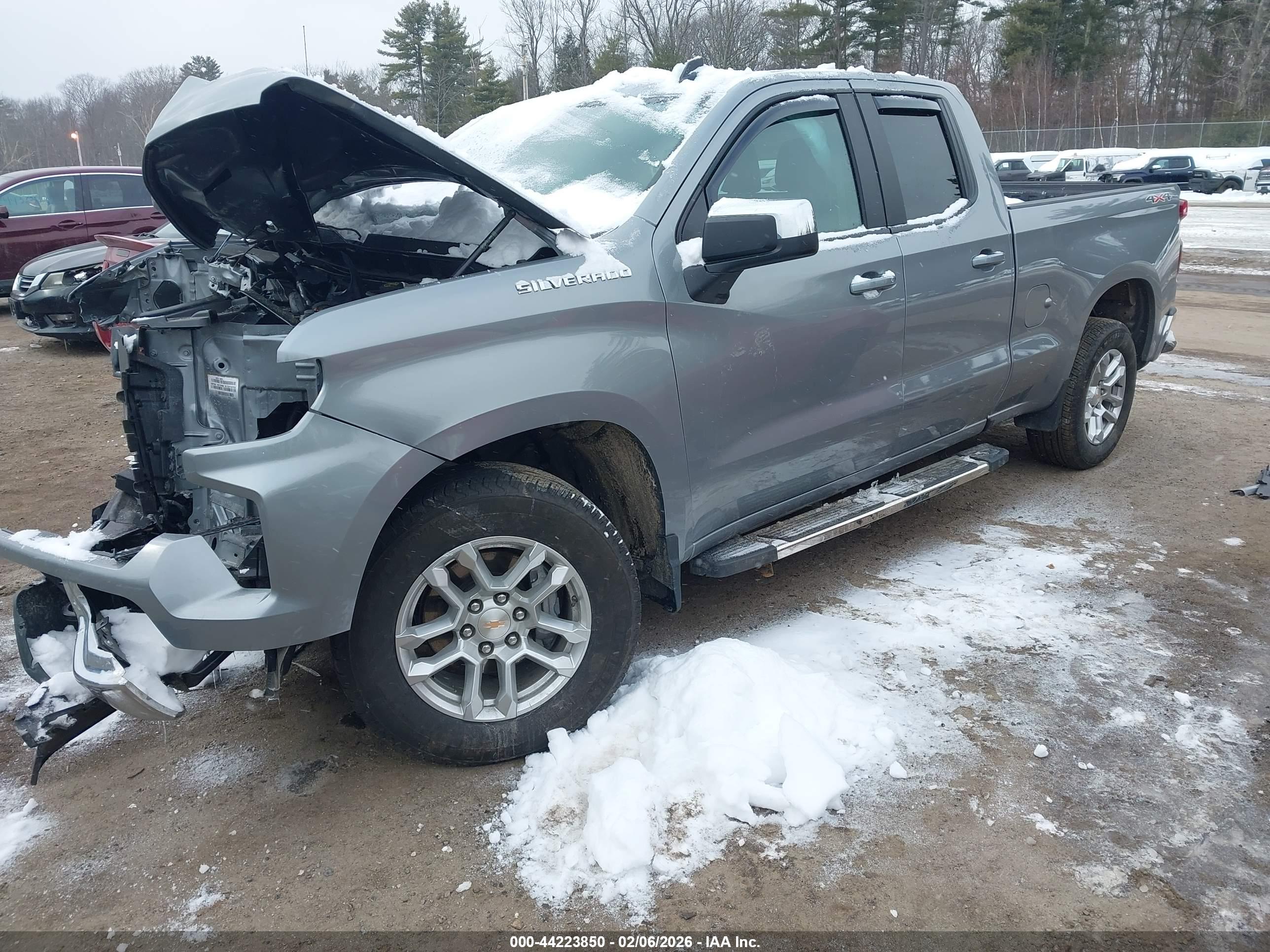CHEVROLET SILVERADO image 2