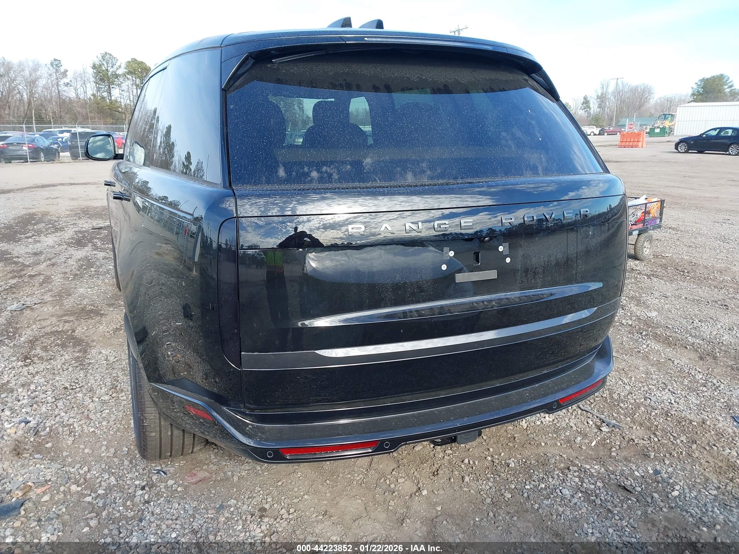 LAND ROVER image 6