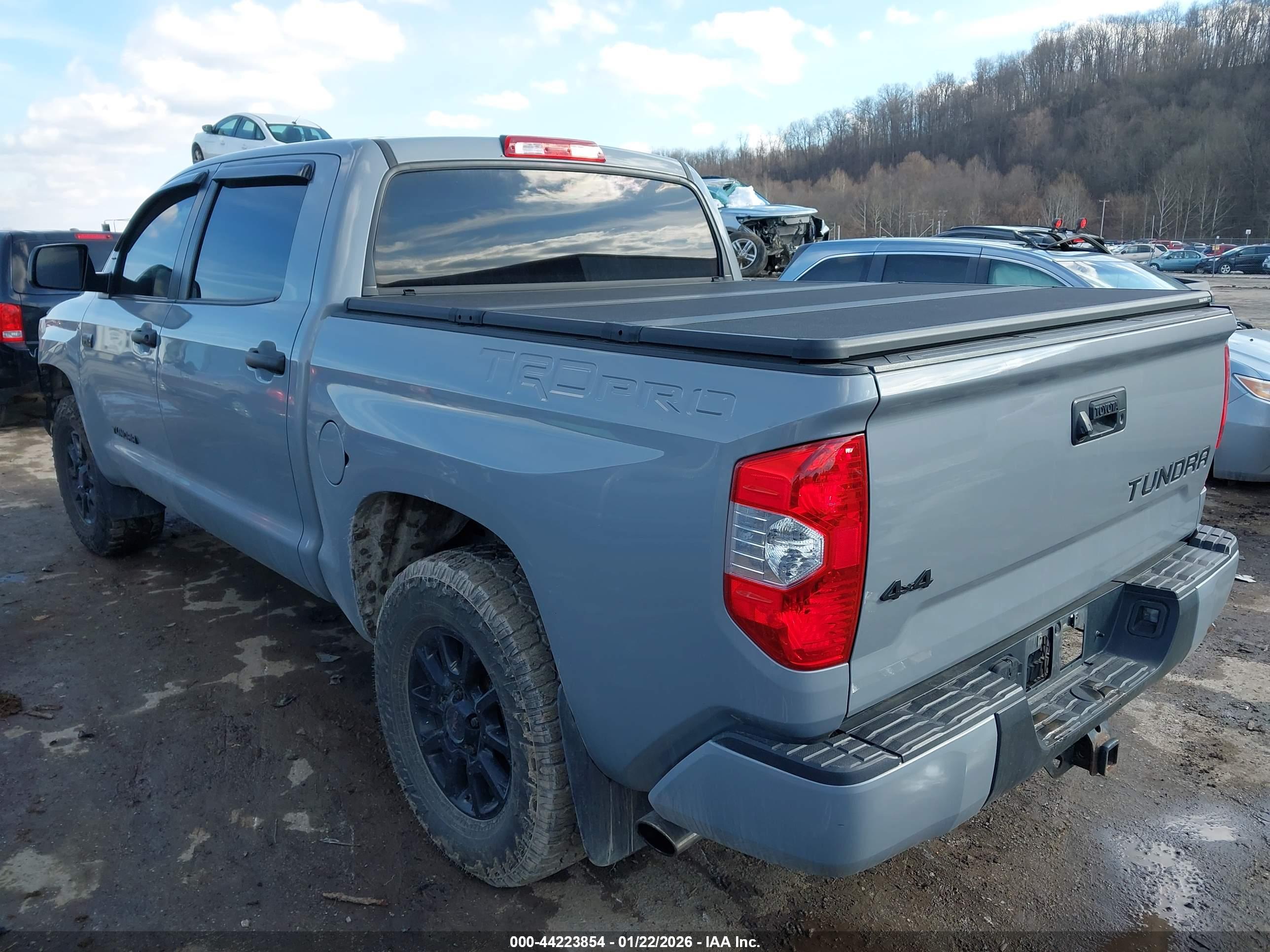 TOYOTA TUNDRA image 3