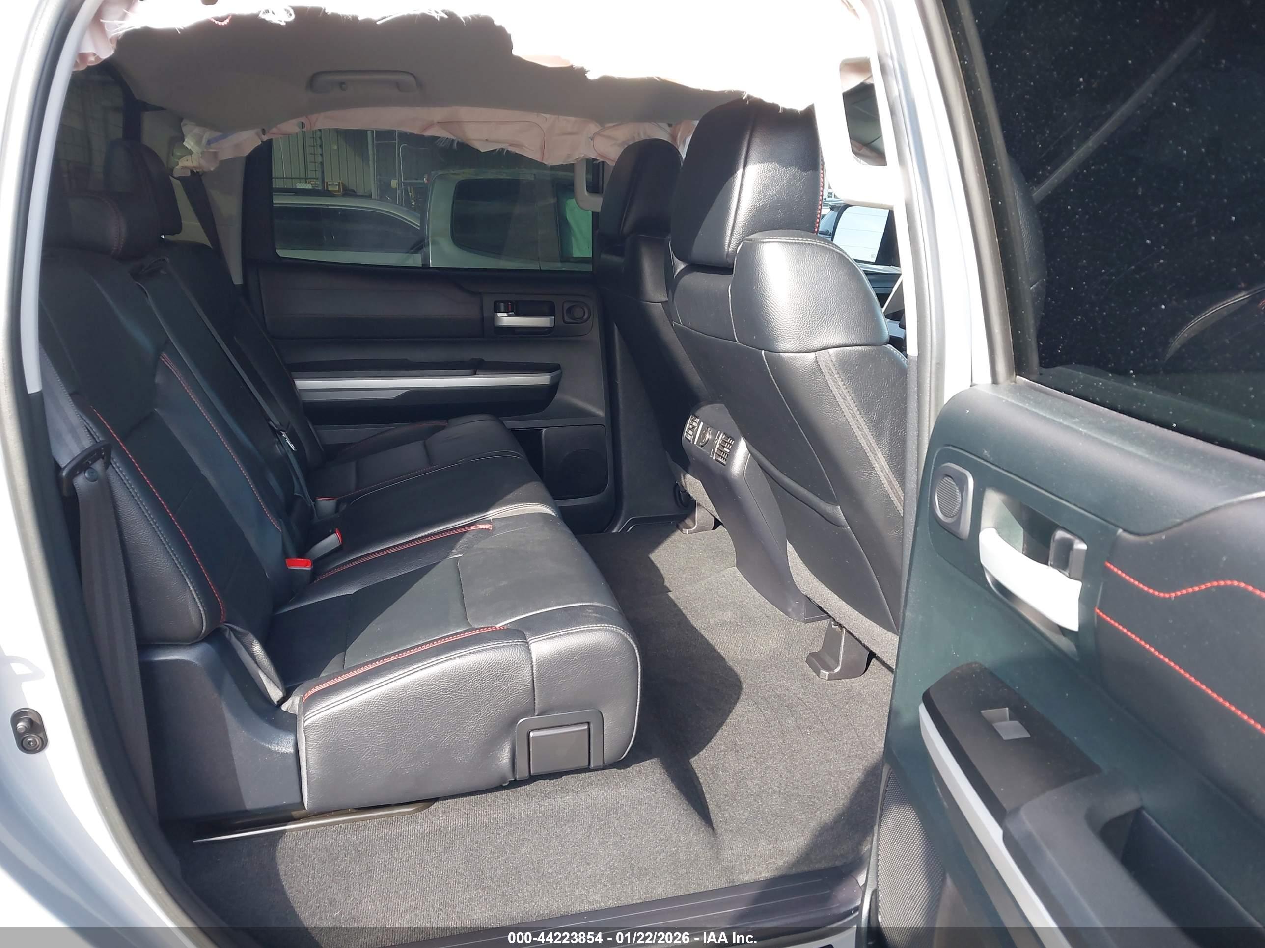 TOYOTA TUNDRA image 8