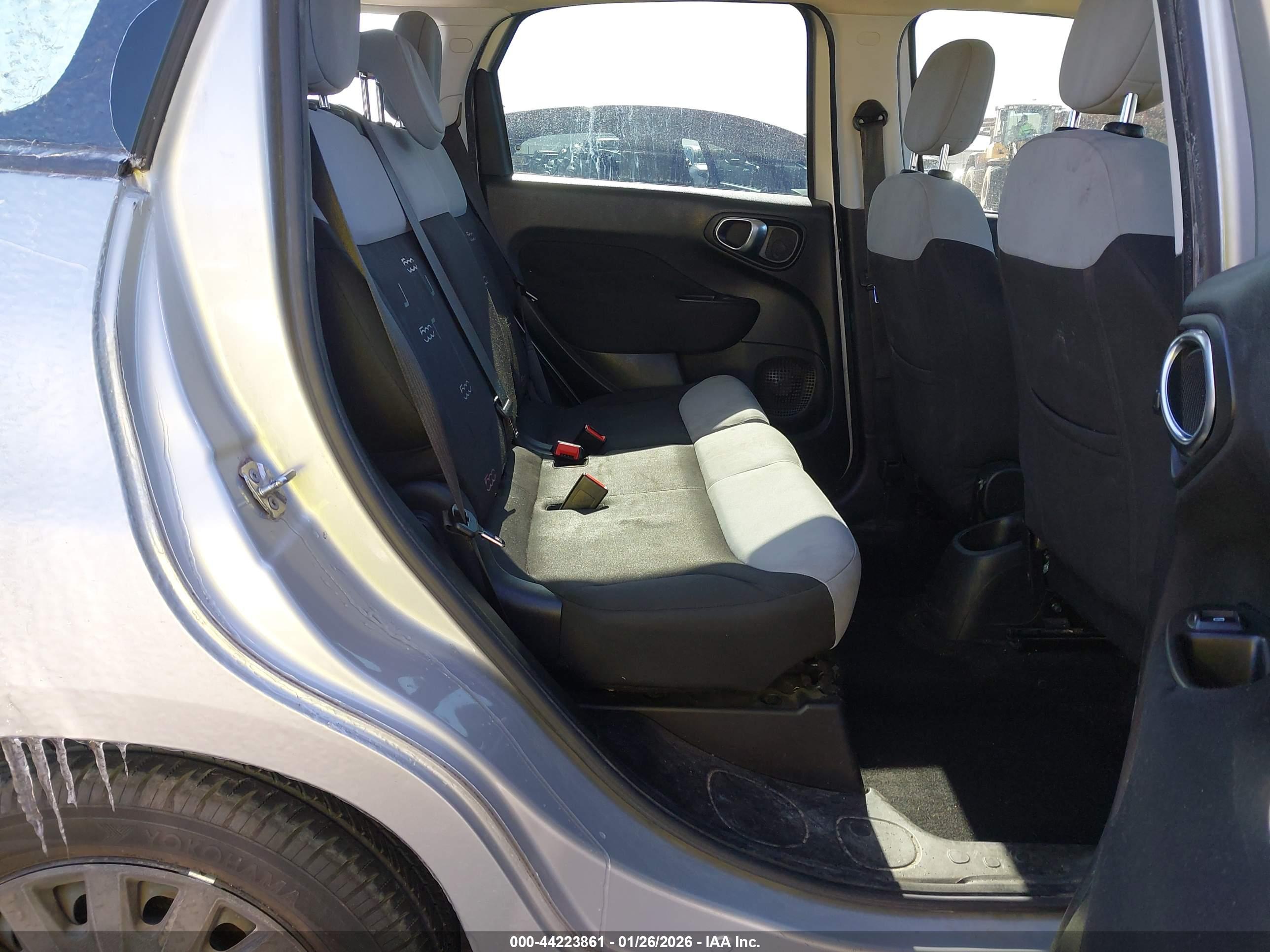 FIAT 500L image 8