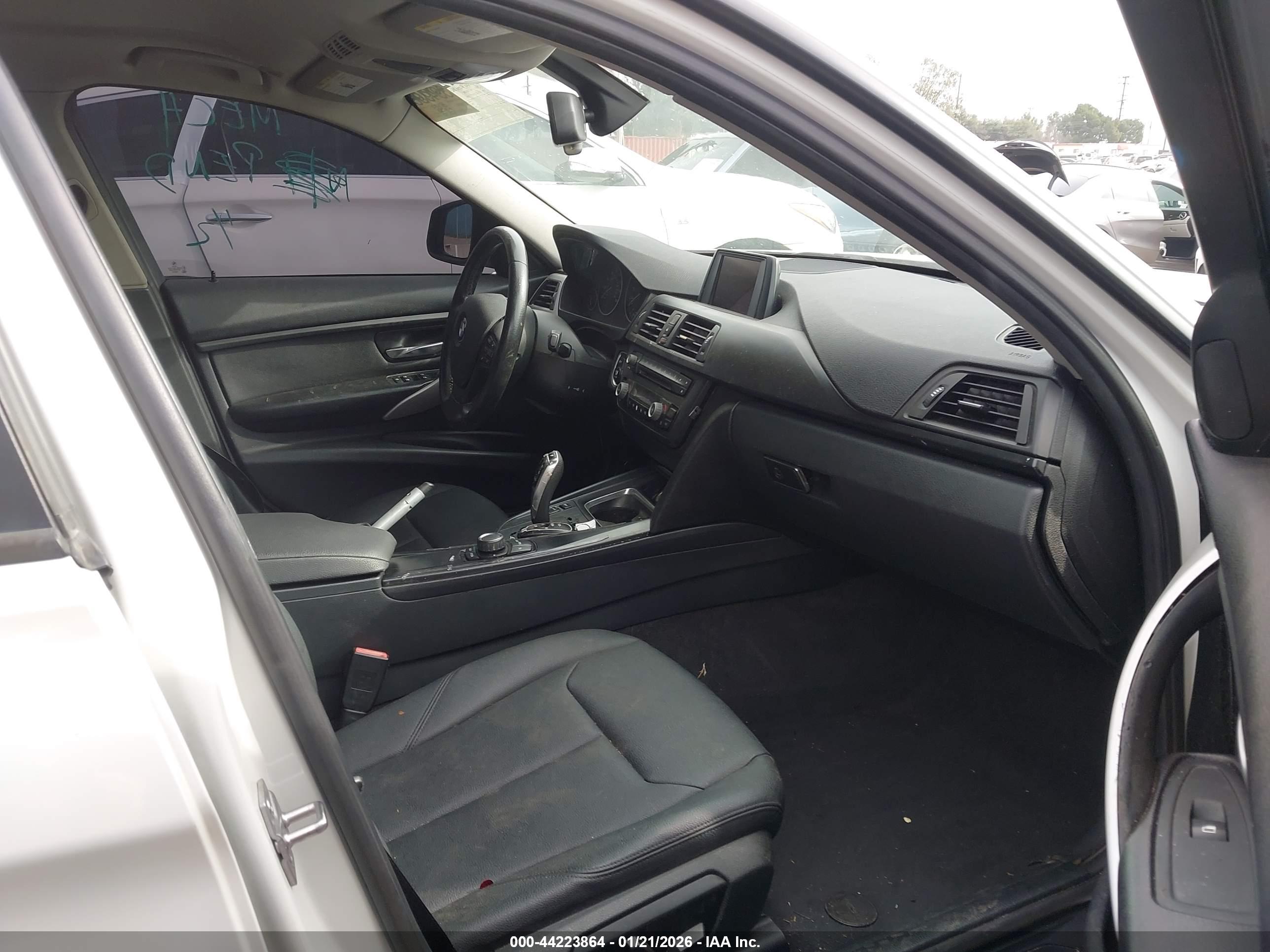 BMW 328I image 5