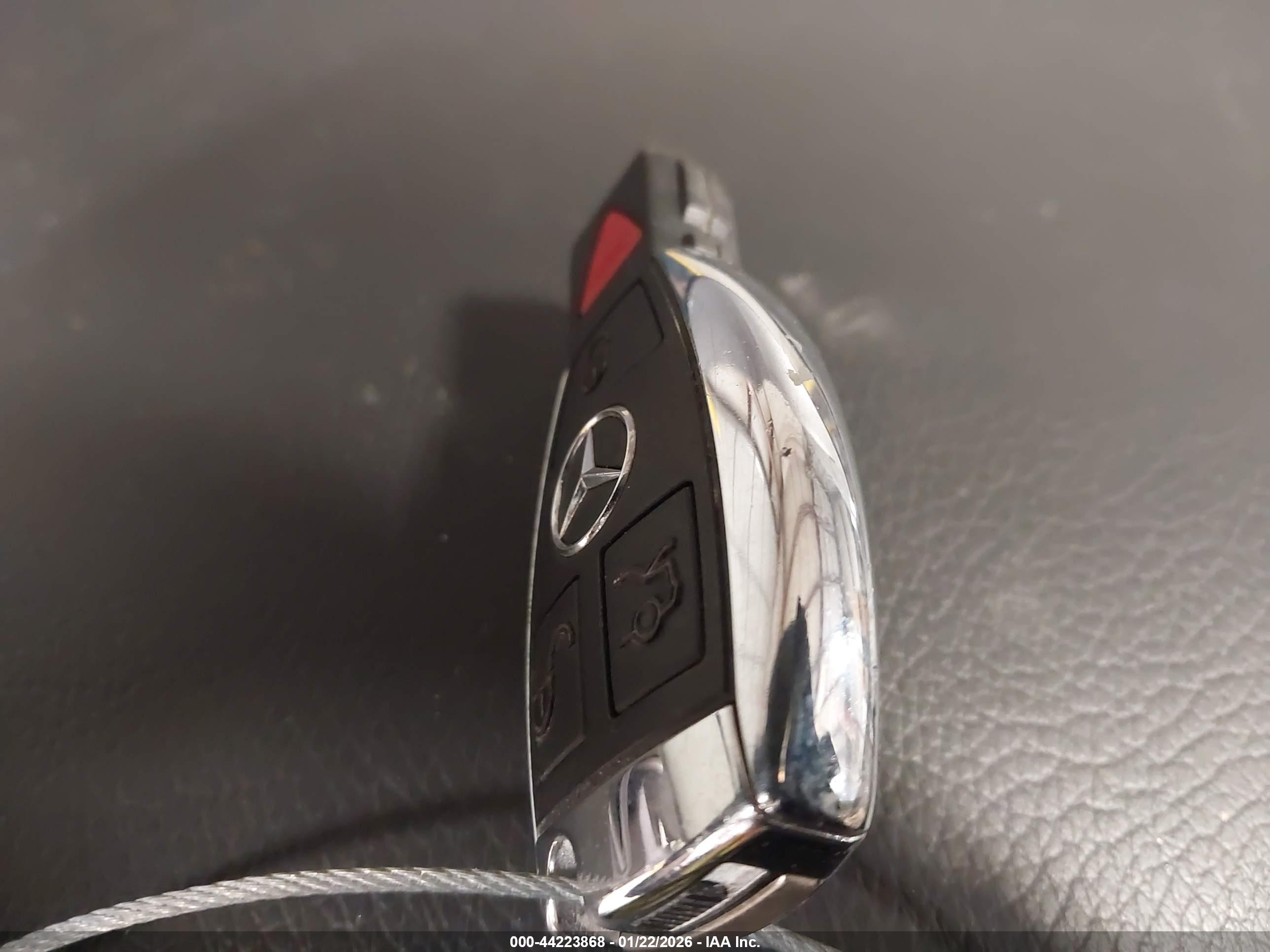 MERCEDES-BENZ GLA image 11