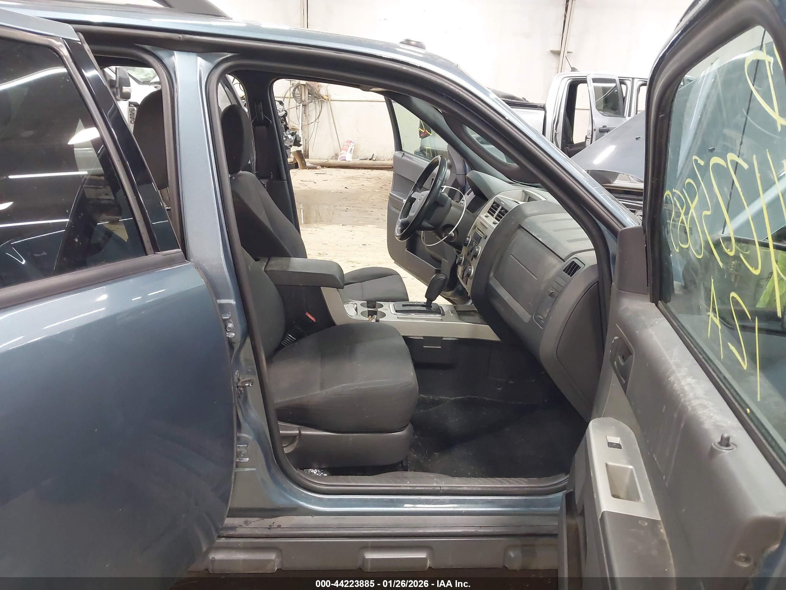 FORD ESCAPE image 5