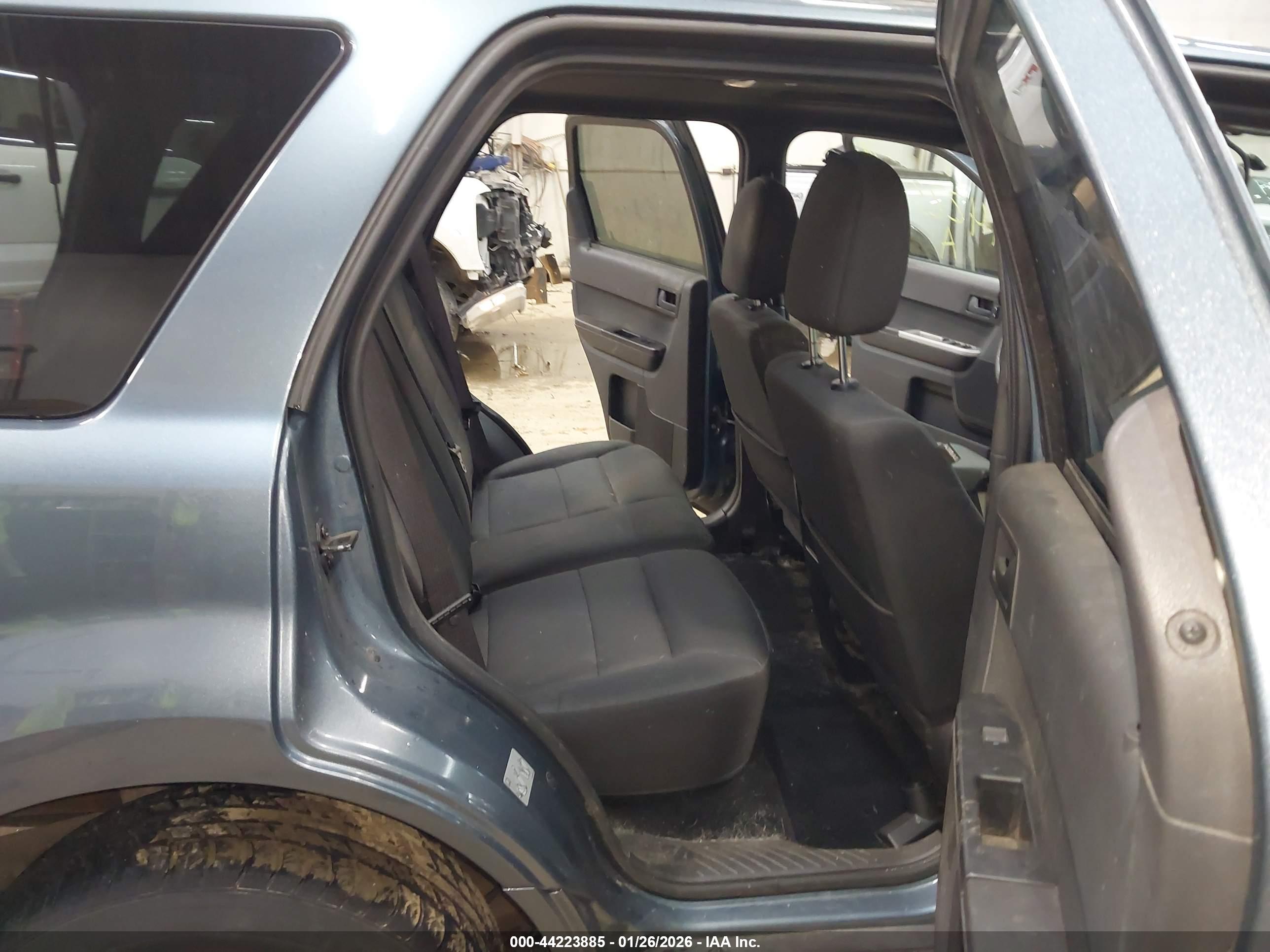 FORD ESCAPE image 8