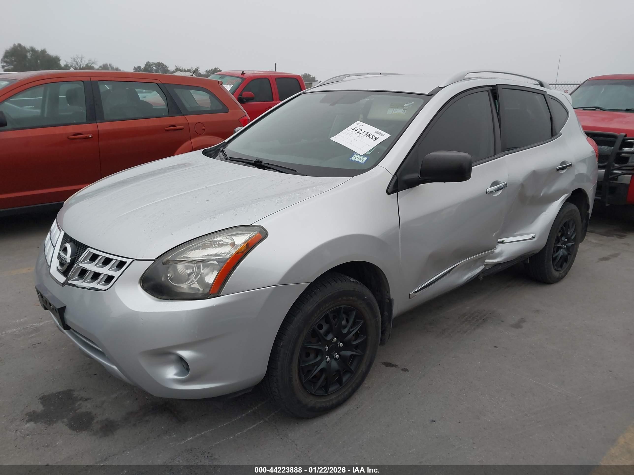 NISSAN ROGUE image 2