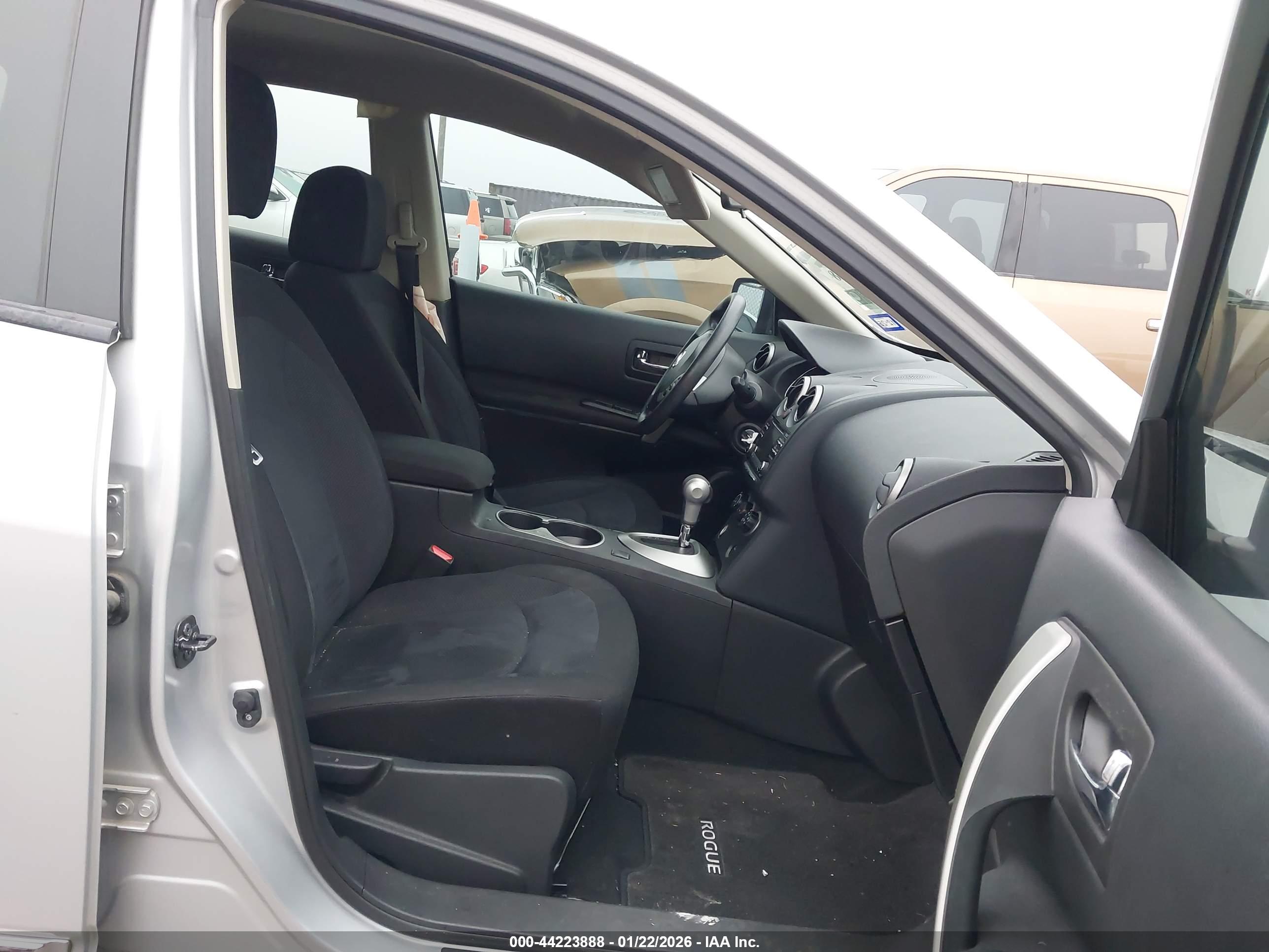 NISSAN ROGUE image 5