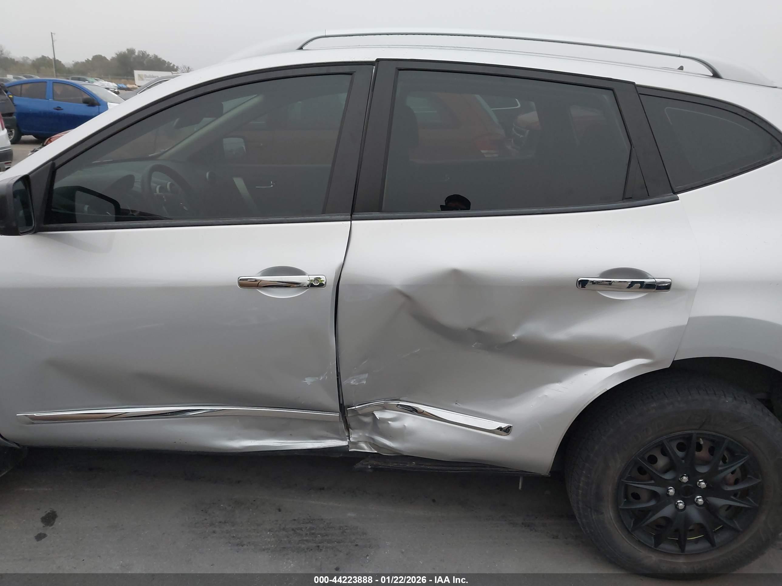 NISSAN ROGUE image 6