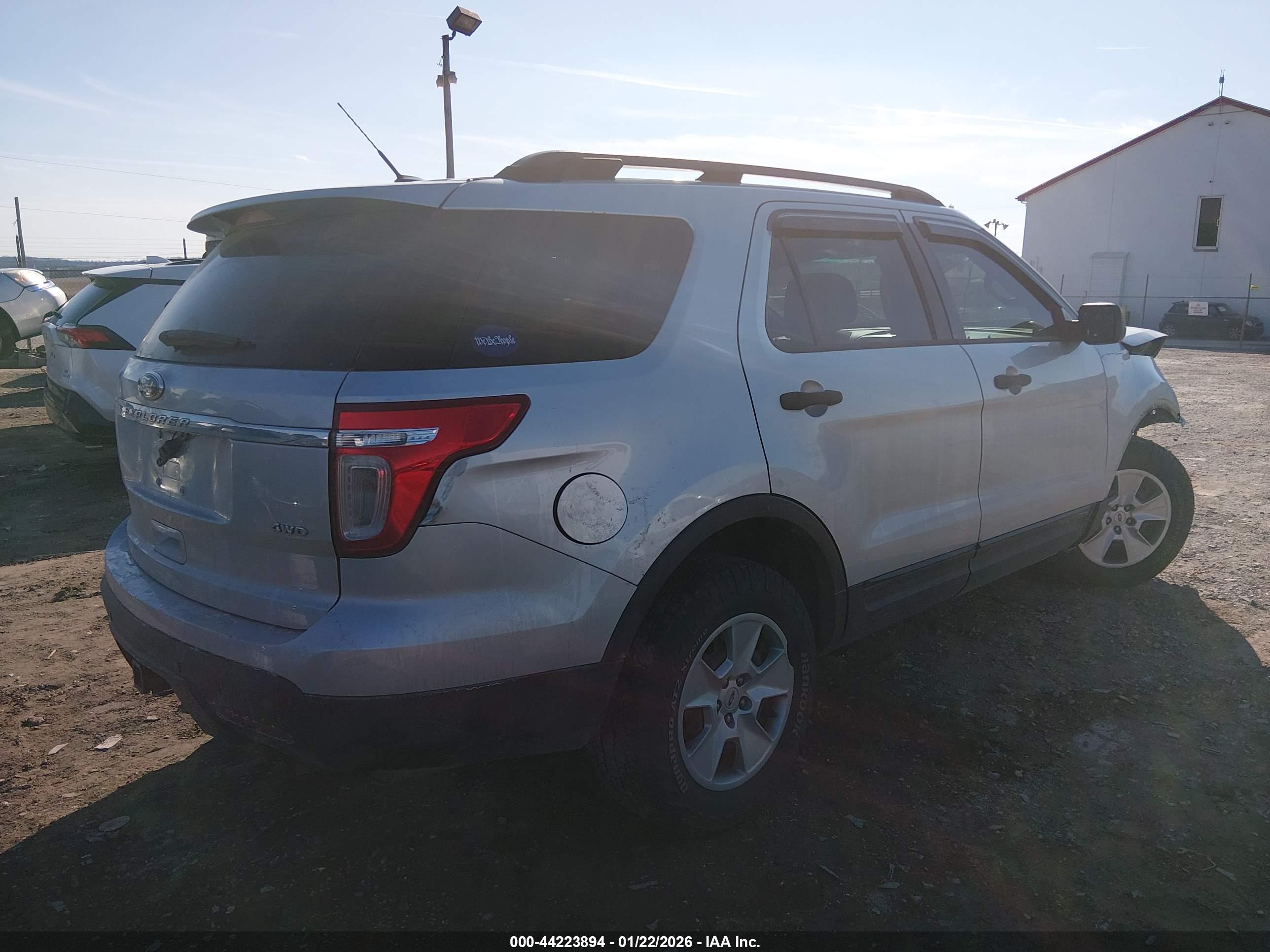 FORD EXPLORER image 4