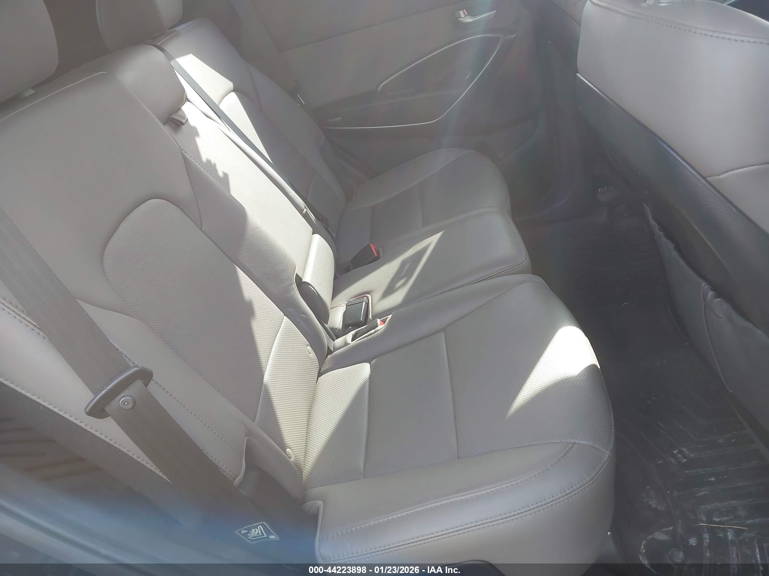 HYUNDAI SANTA image 8
