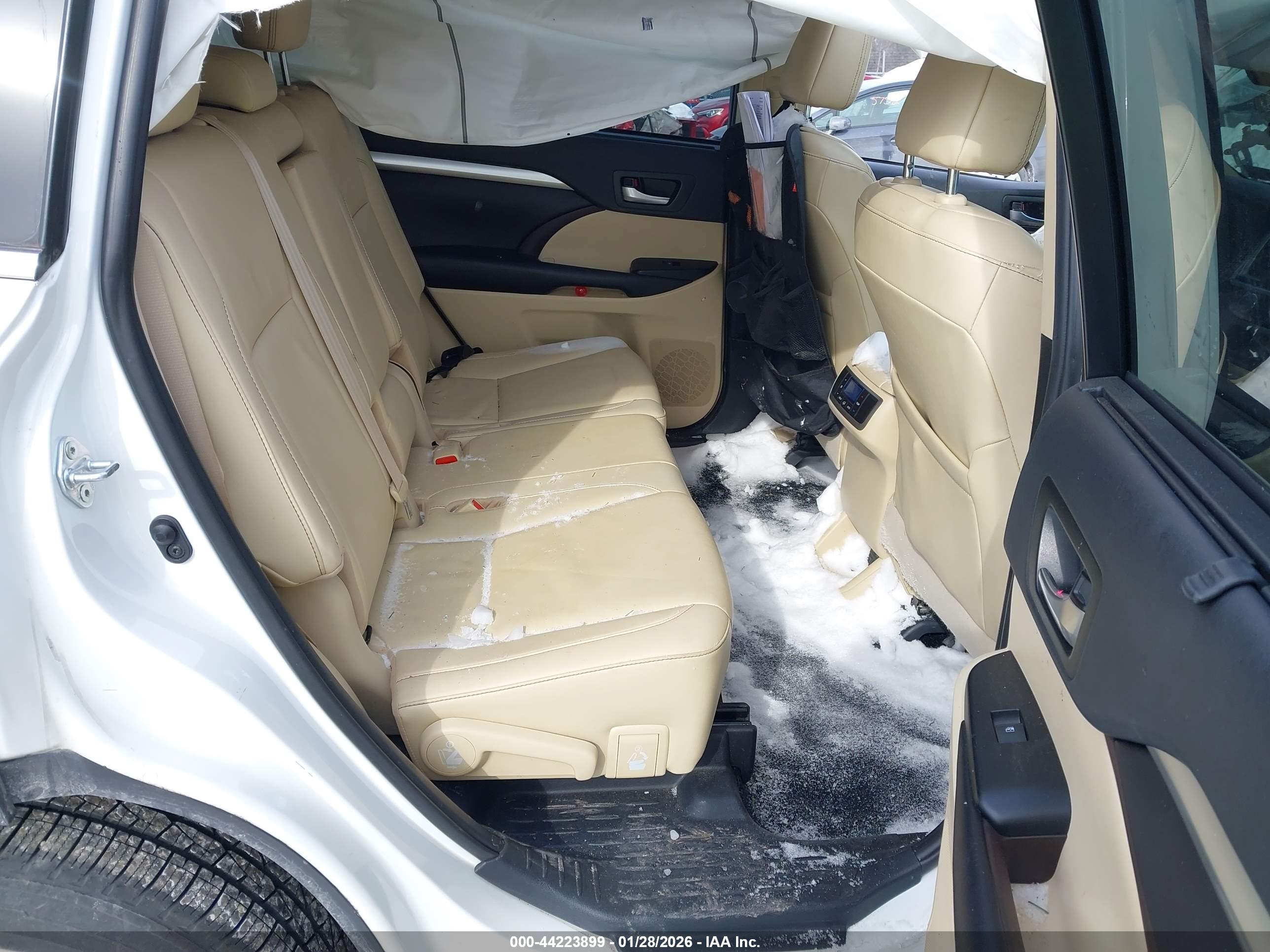 TOYOTA HIGHLANDER image 8