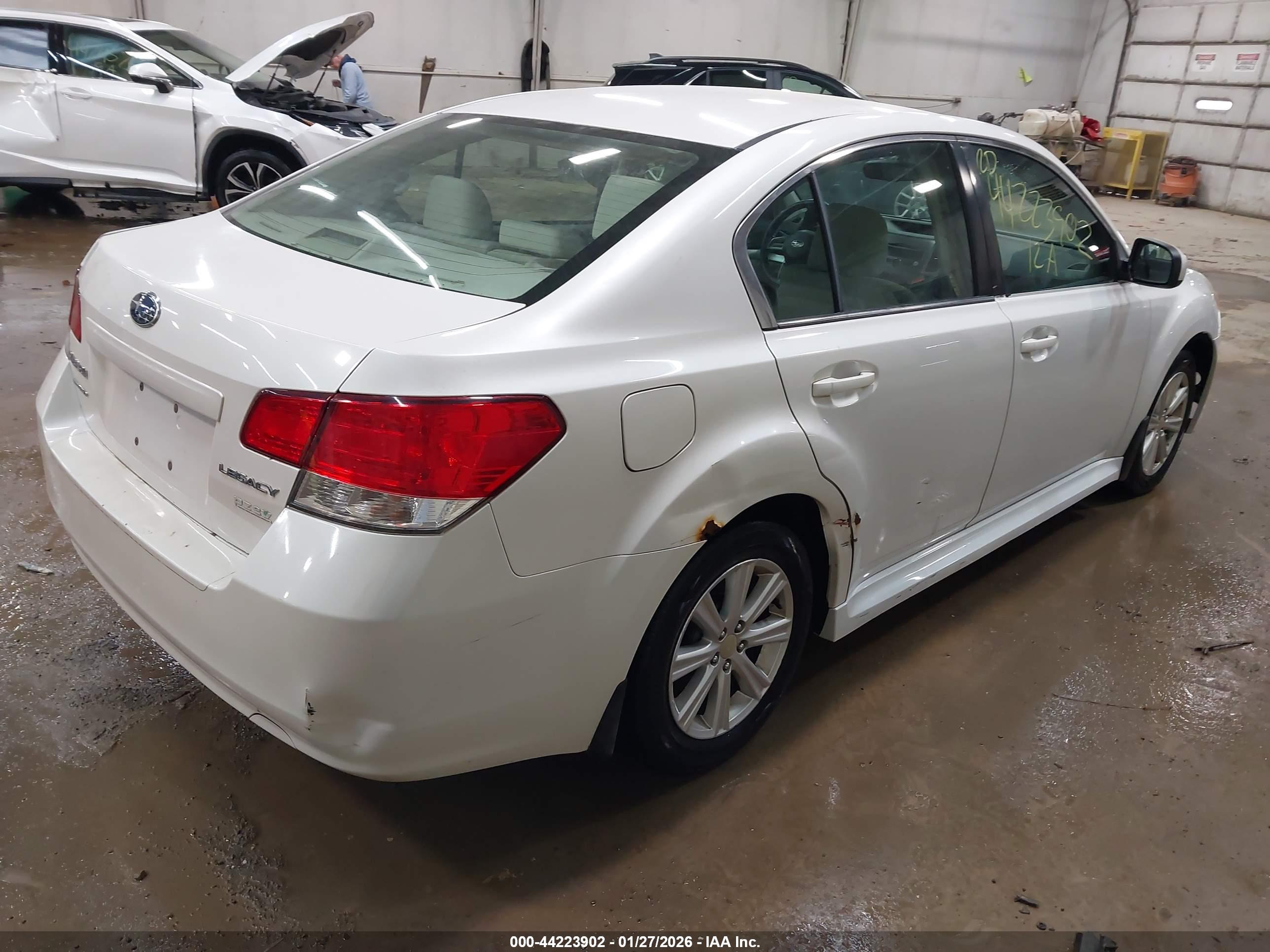 SUBARU LEGACY image 4