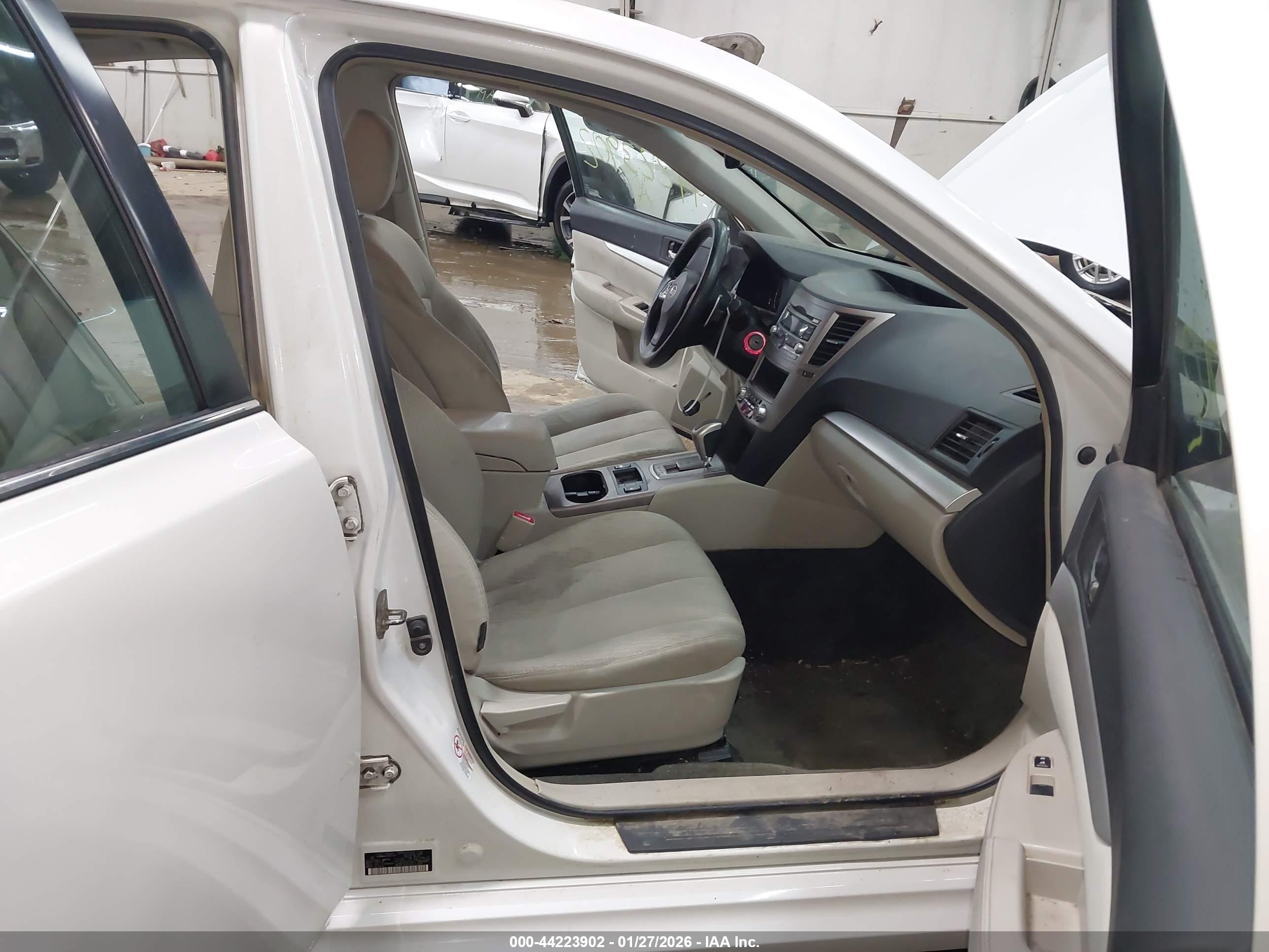 SUBARU LEGACY image 5