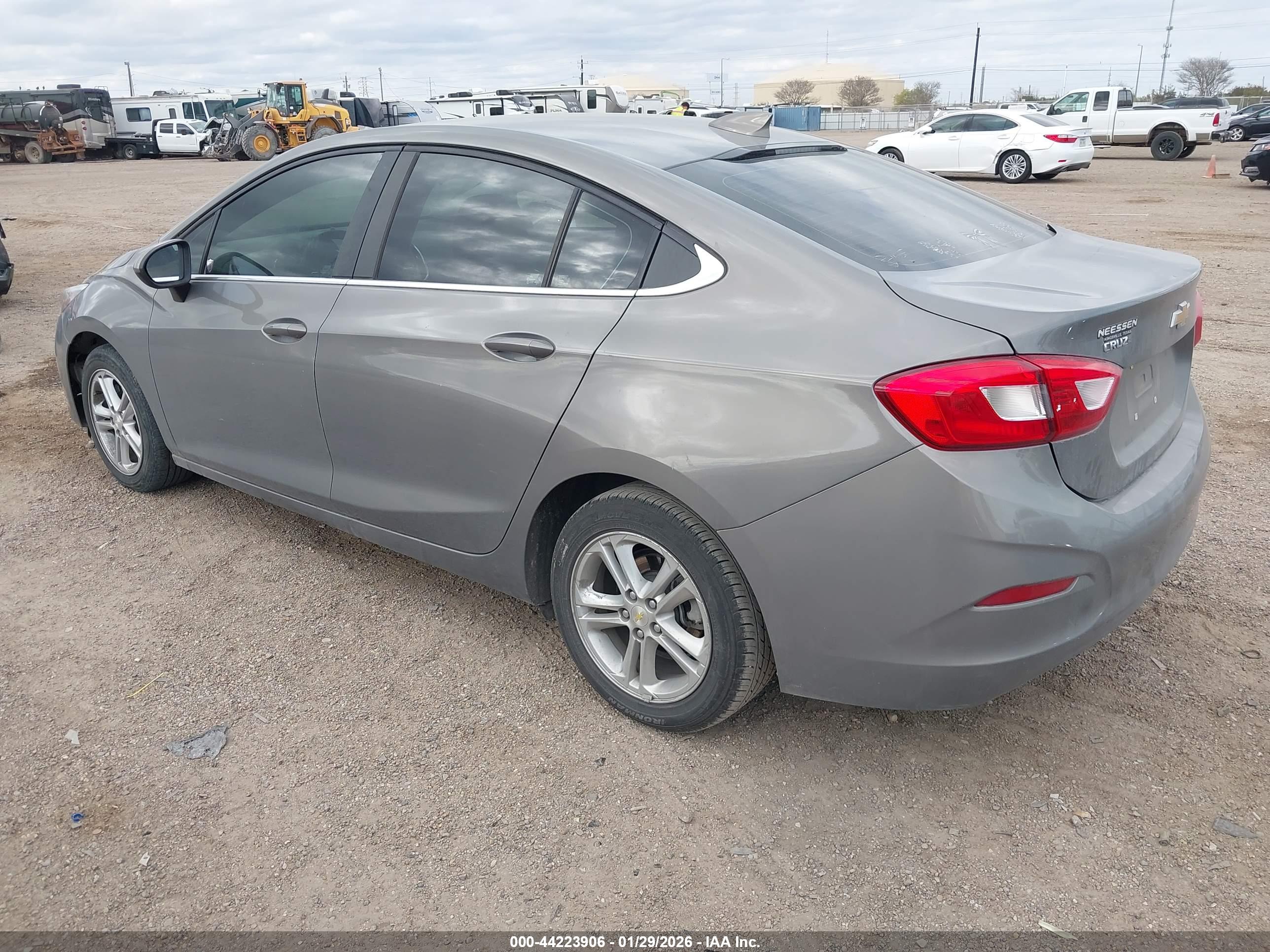 CHEVROLET CRUZE image 3