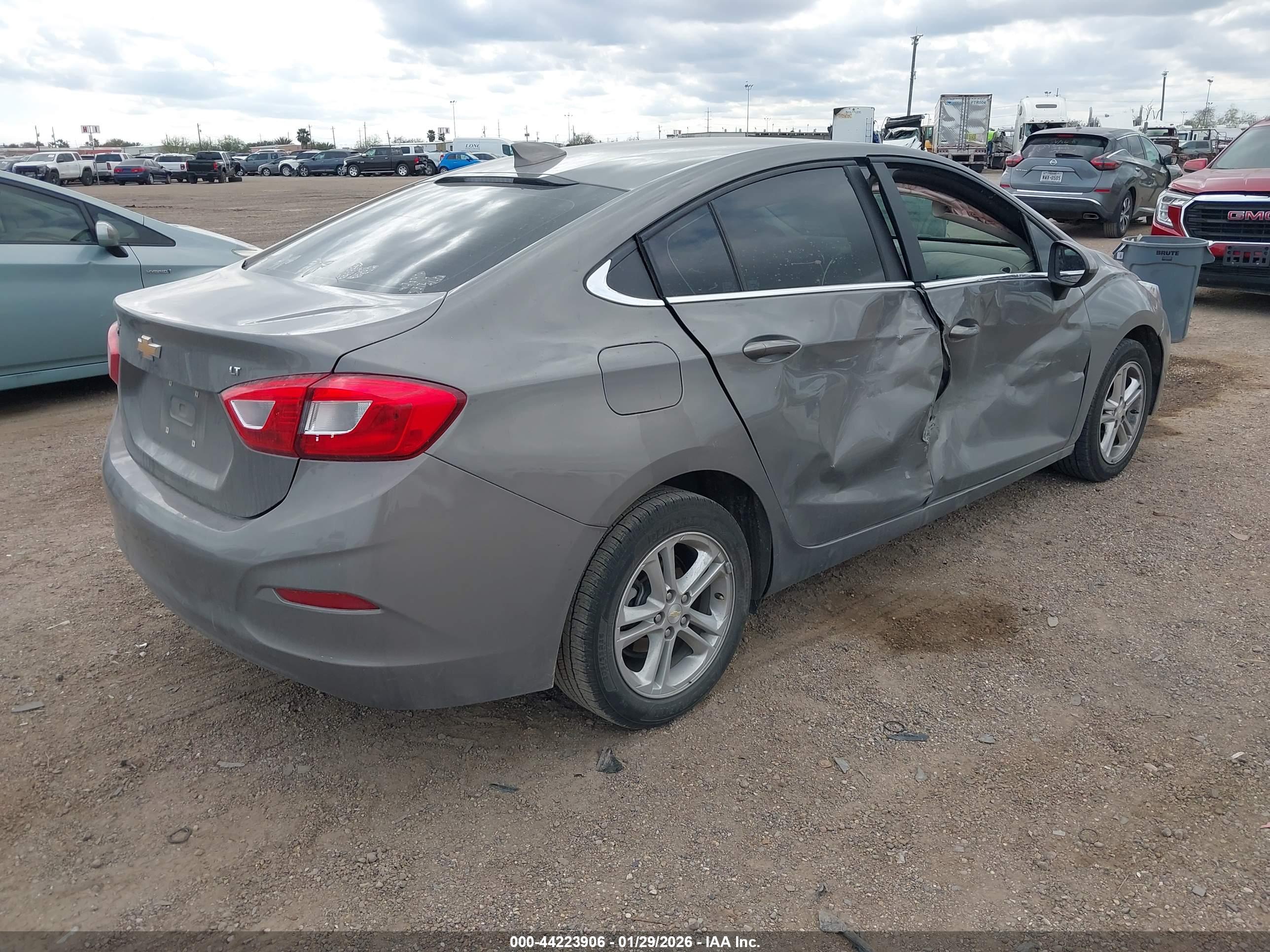 CHEVROLET CRUZE image 4