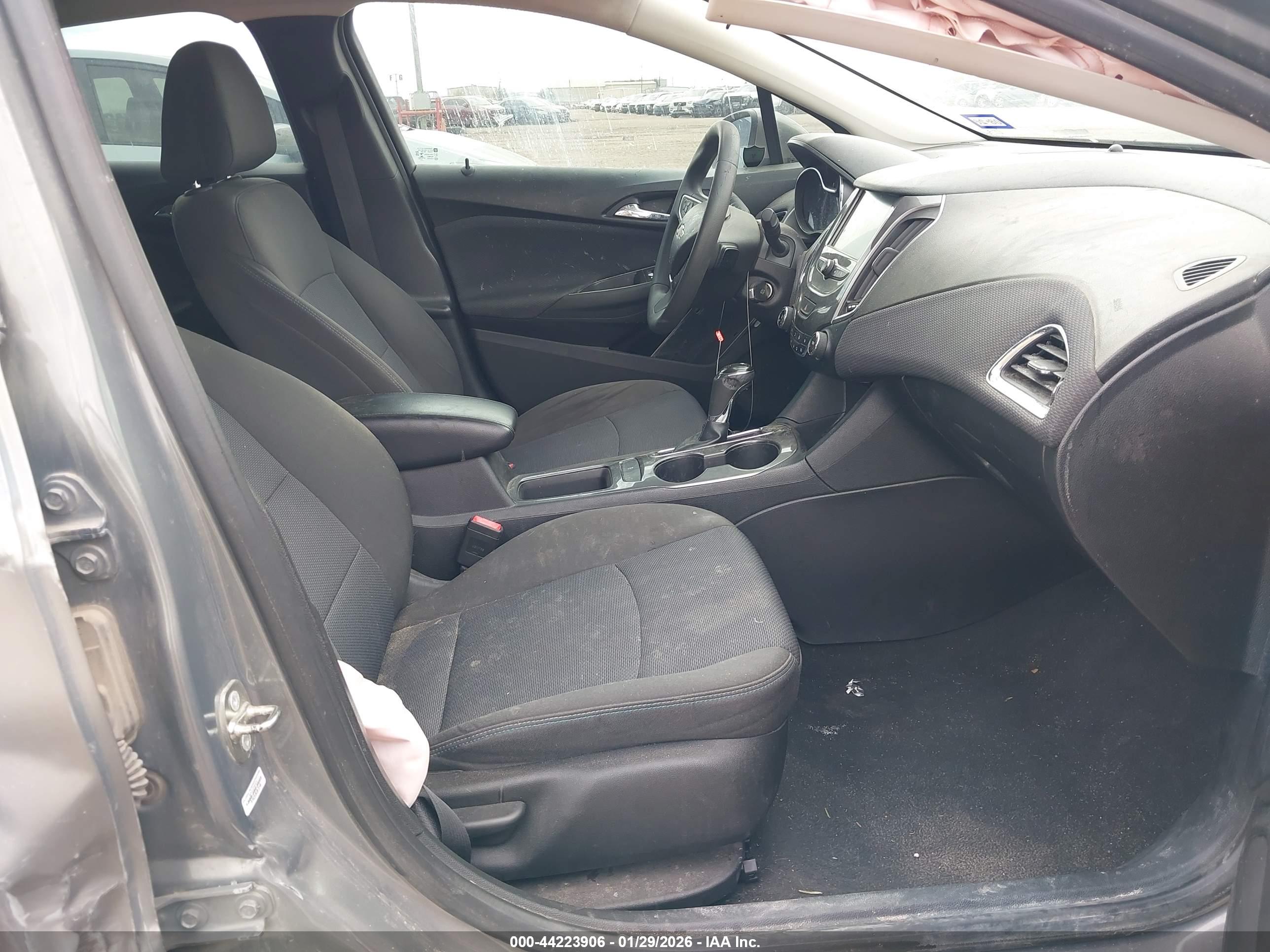 CHEVROLET CRUZE image 5