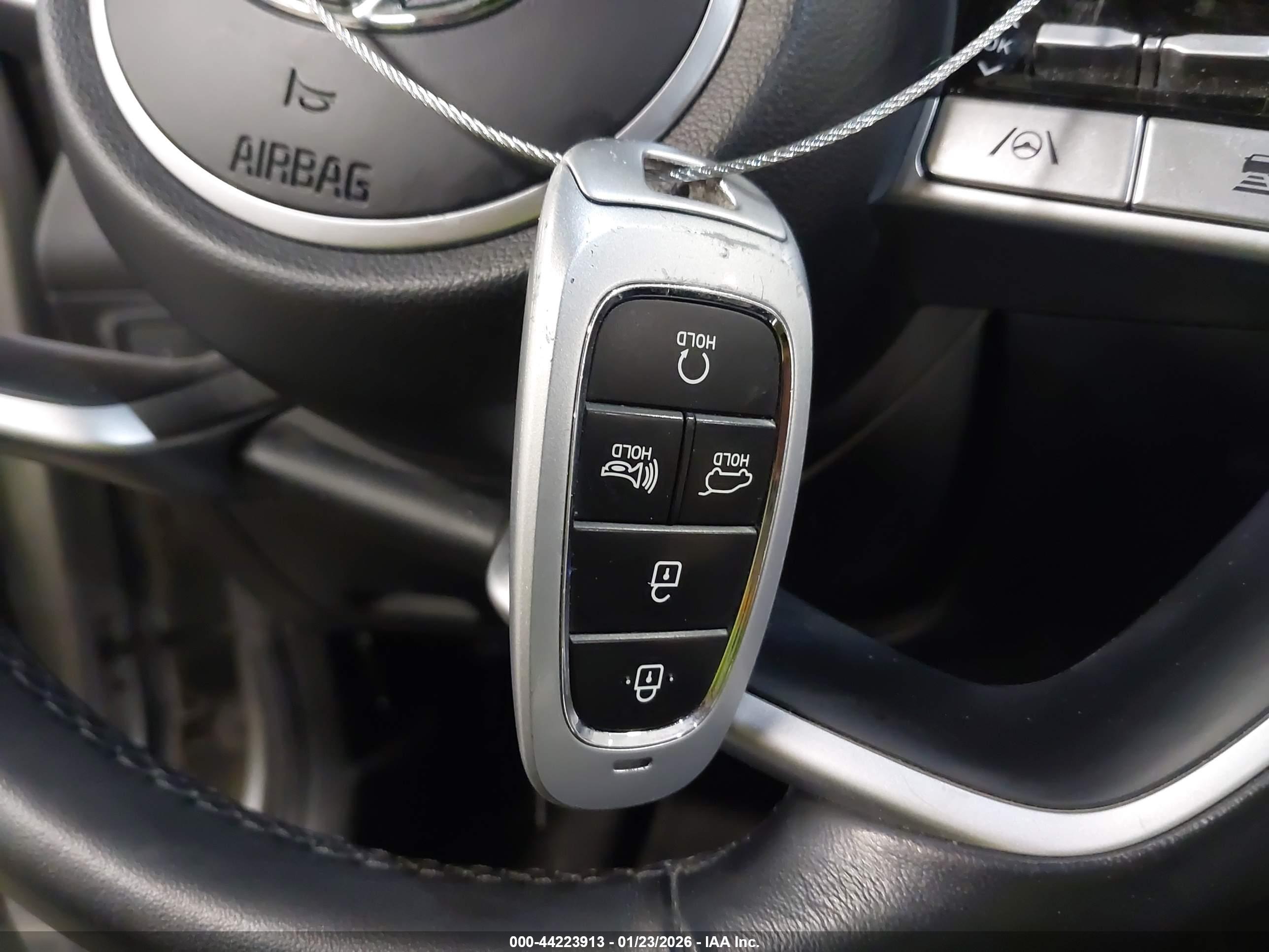 HYUNDAI TUCSON image 11