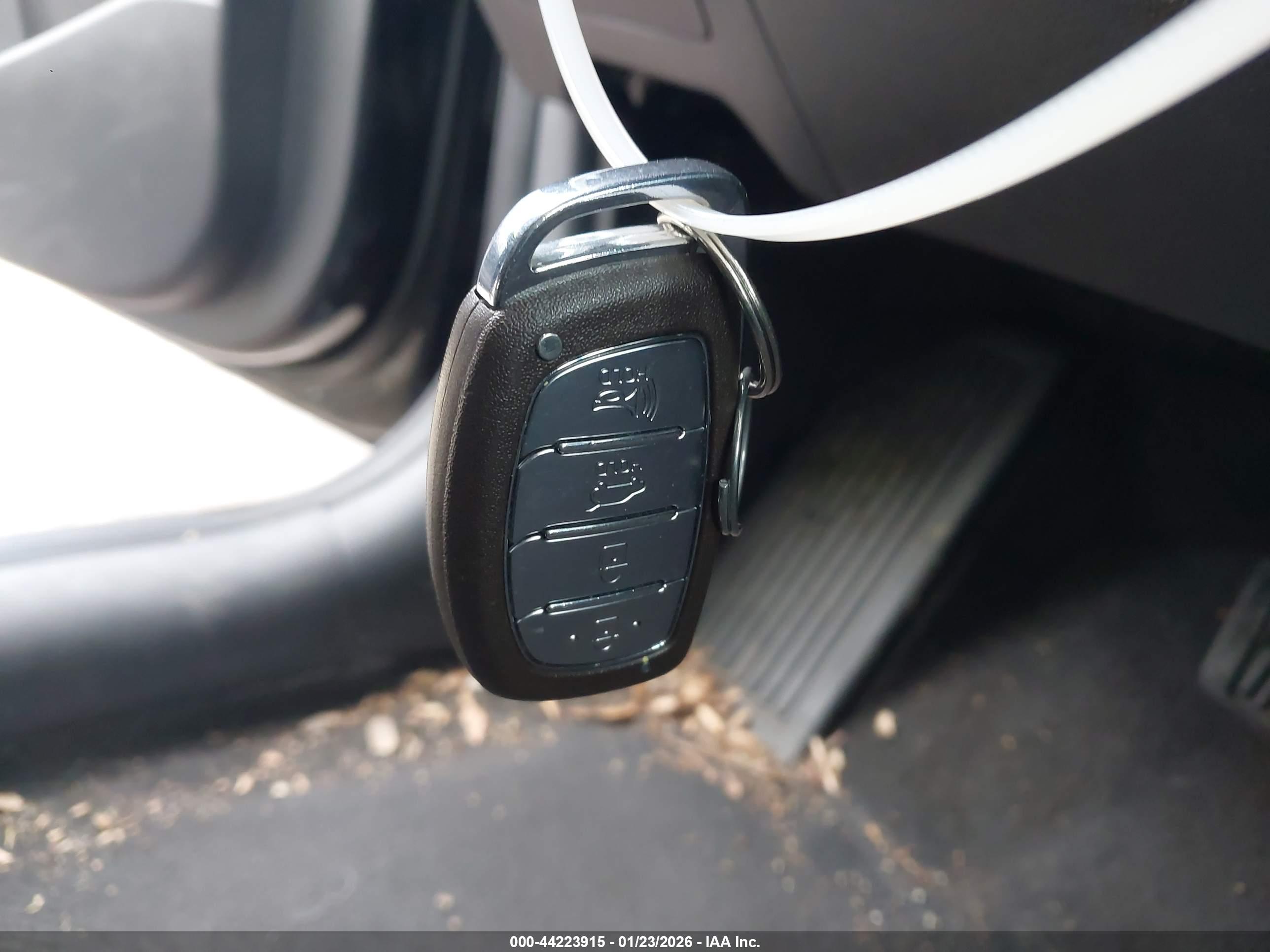 HYUNDAI IONIQ image 11