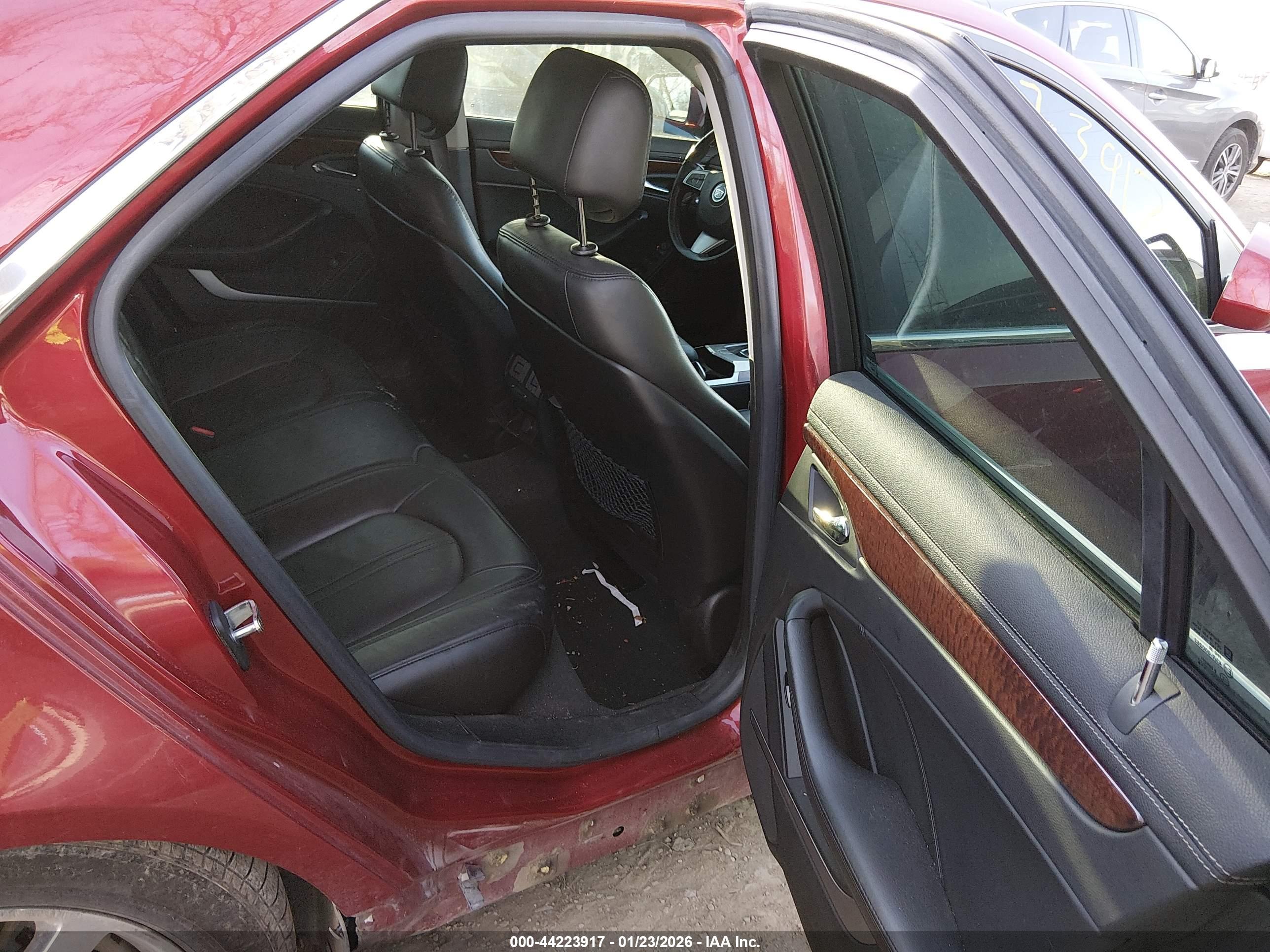 CADILLAC CTS image 8