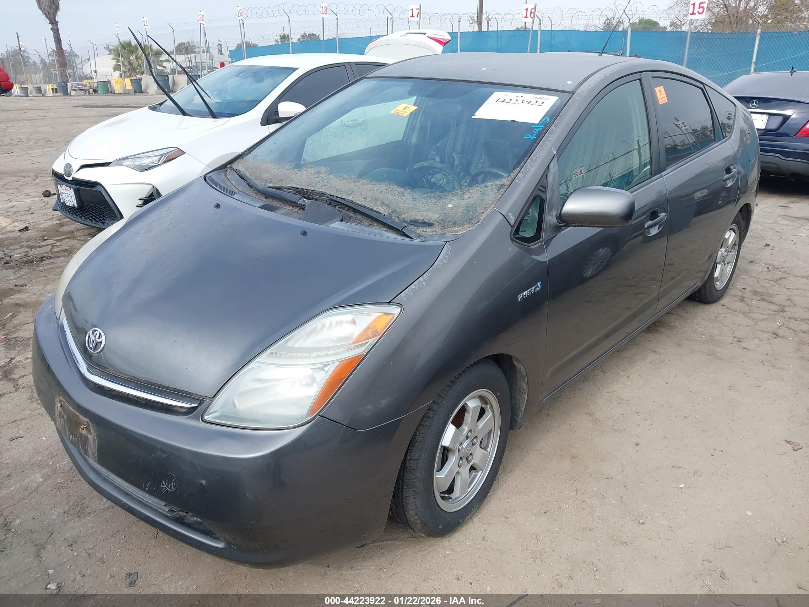 TOYOTA PRIUS image 2