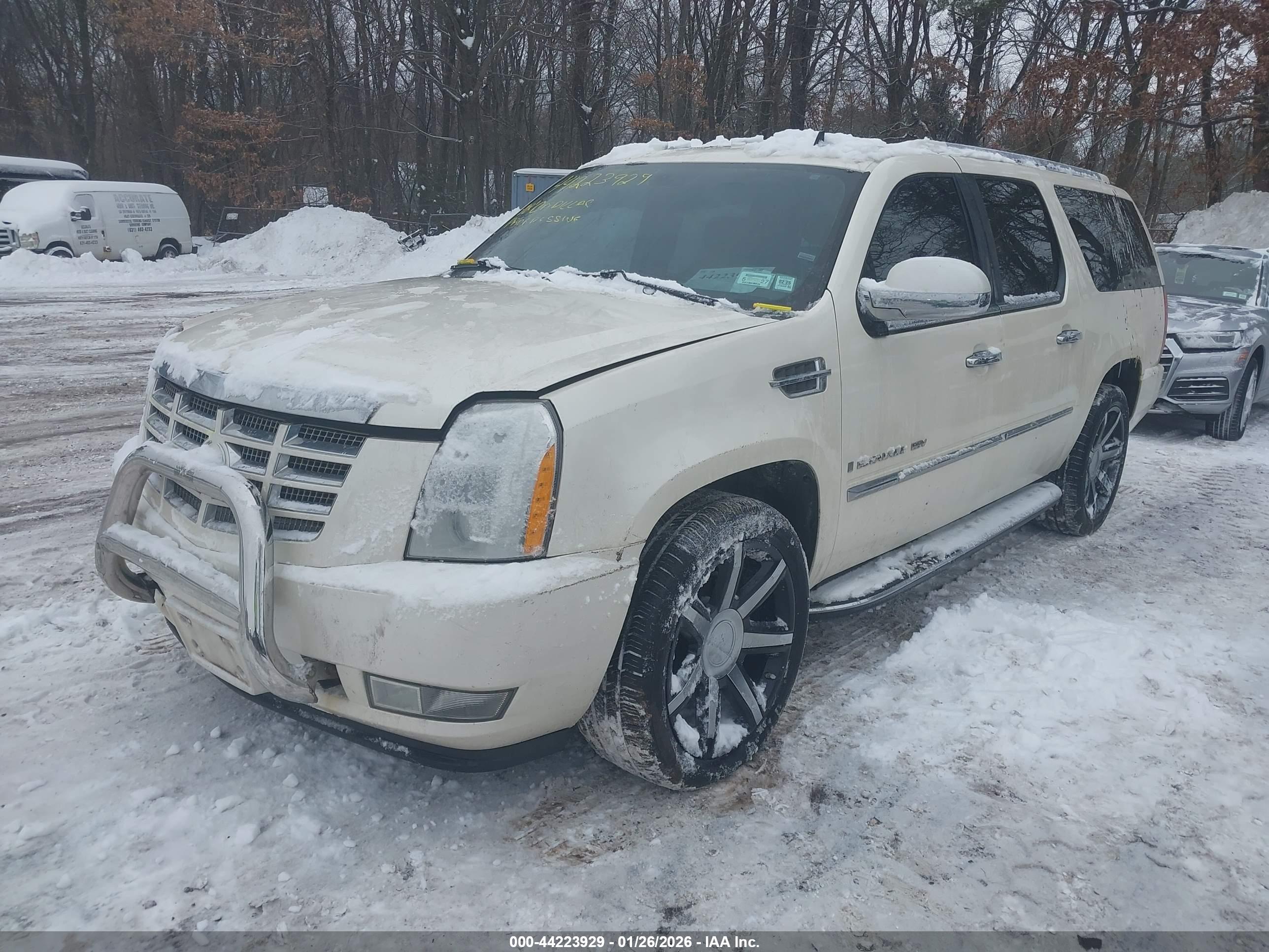 CADILLAC ESCALADE image 2