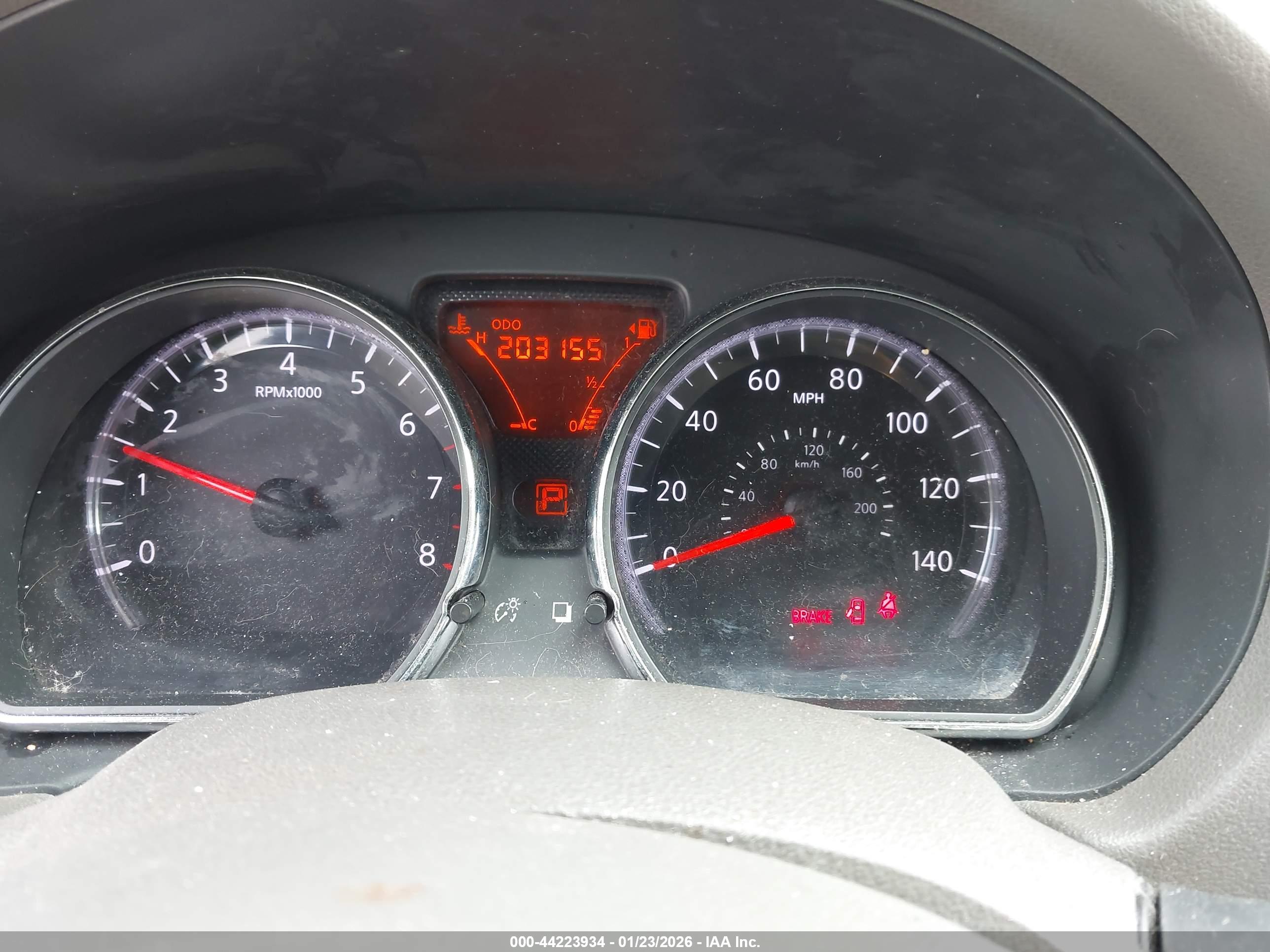 NISSAN VERSA image 7